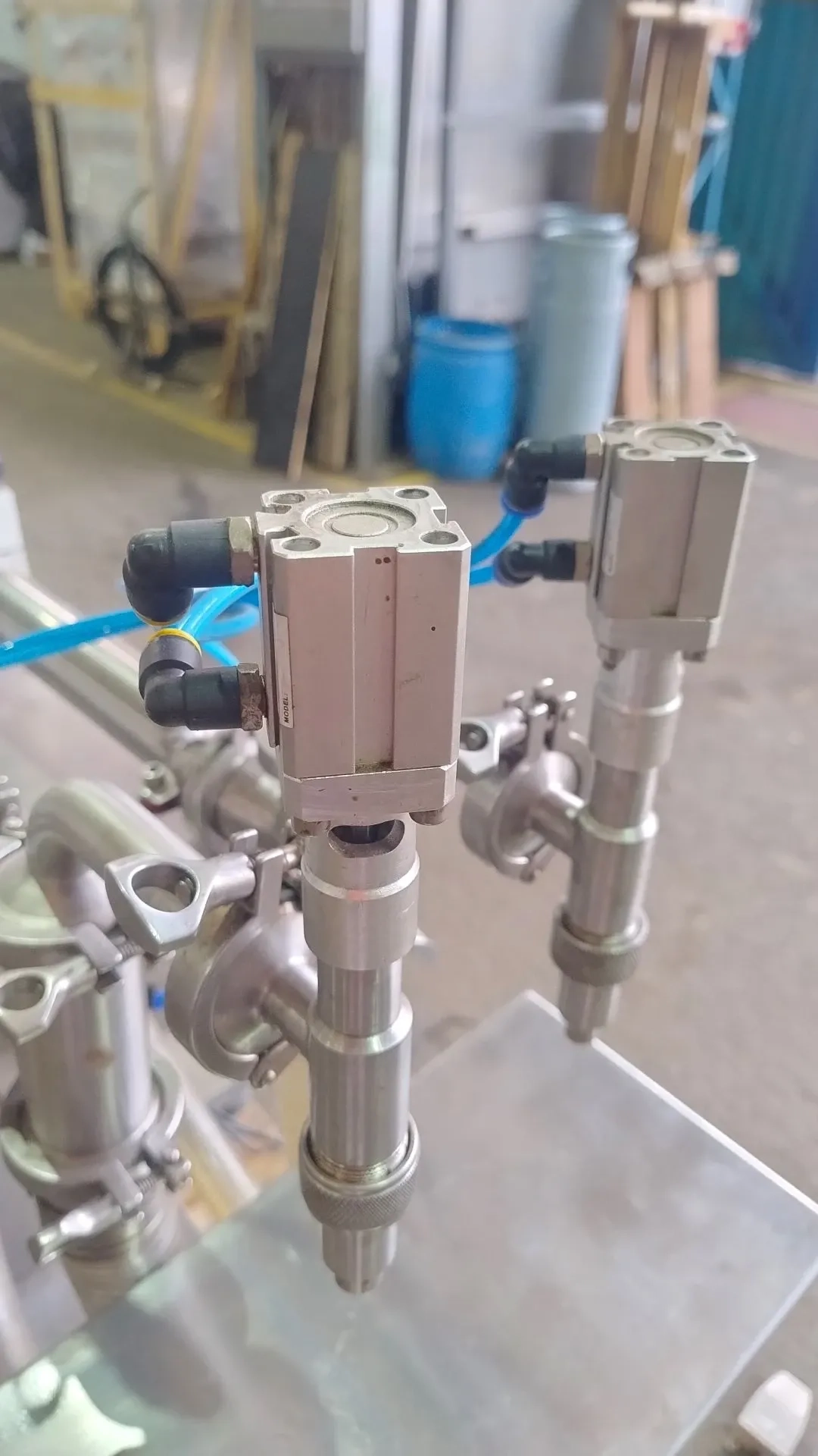 envasad-liqu-pneum-semi-automatica-dois-bicos-yg-packing-machinery