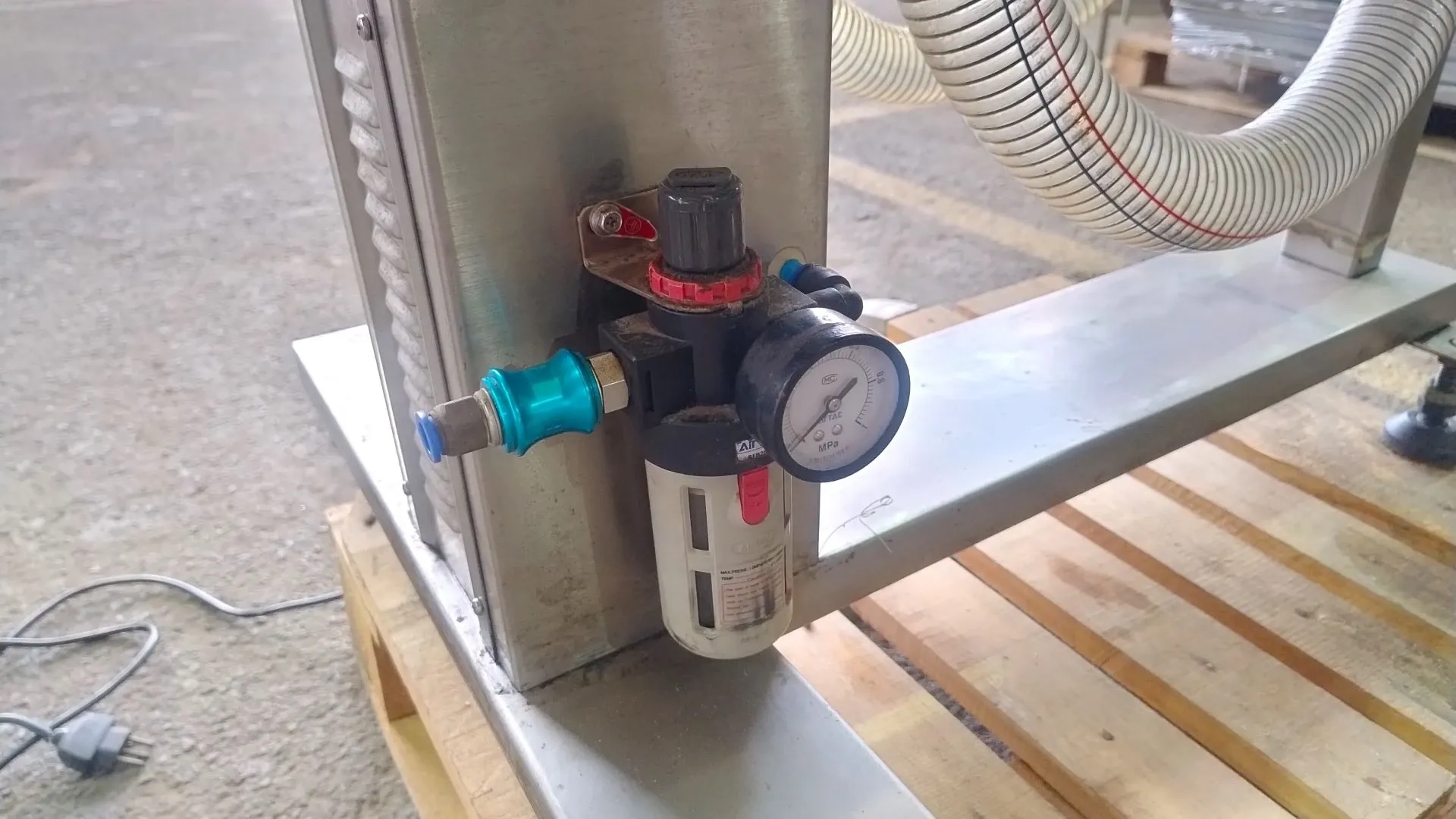 envasad-liqu-pneum-semi-automatica-dois-bicos-yg-packing-machinery