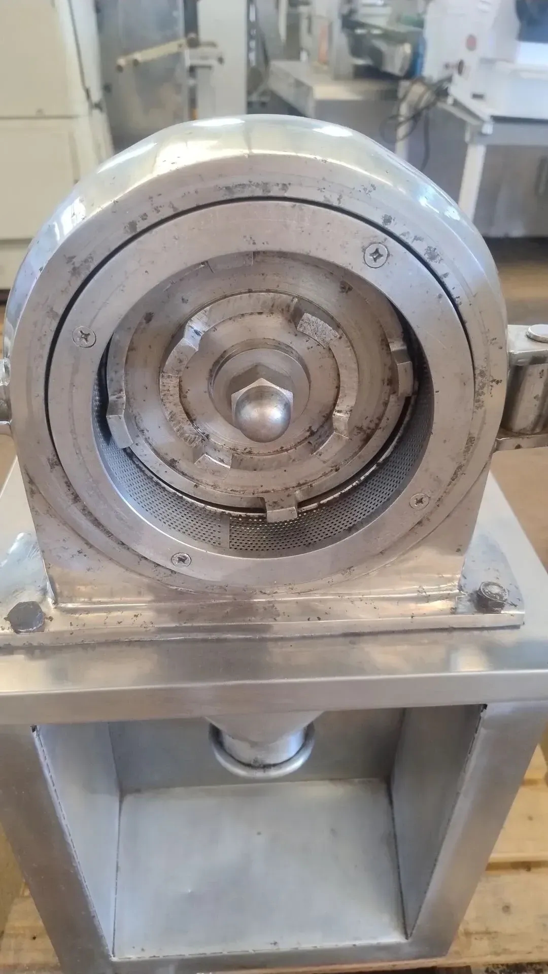 moinho-universal-em-aco-inox-capacidade-de-ate-30-kghora