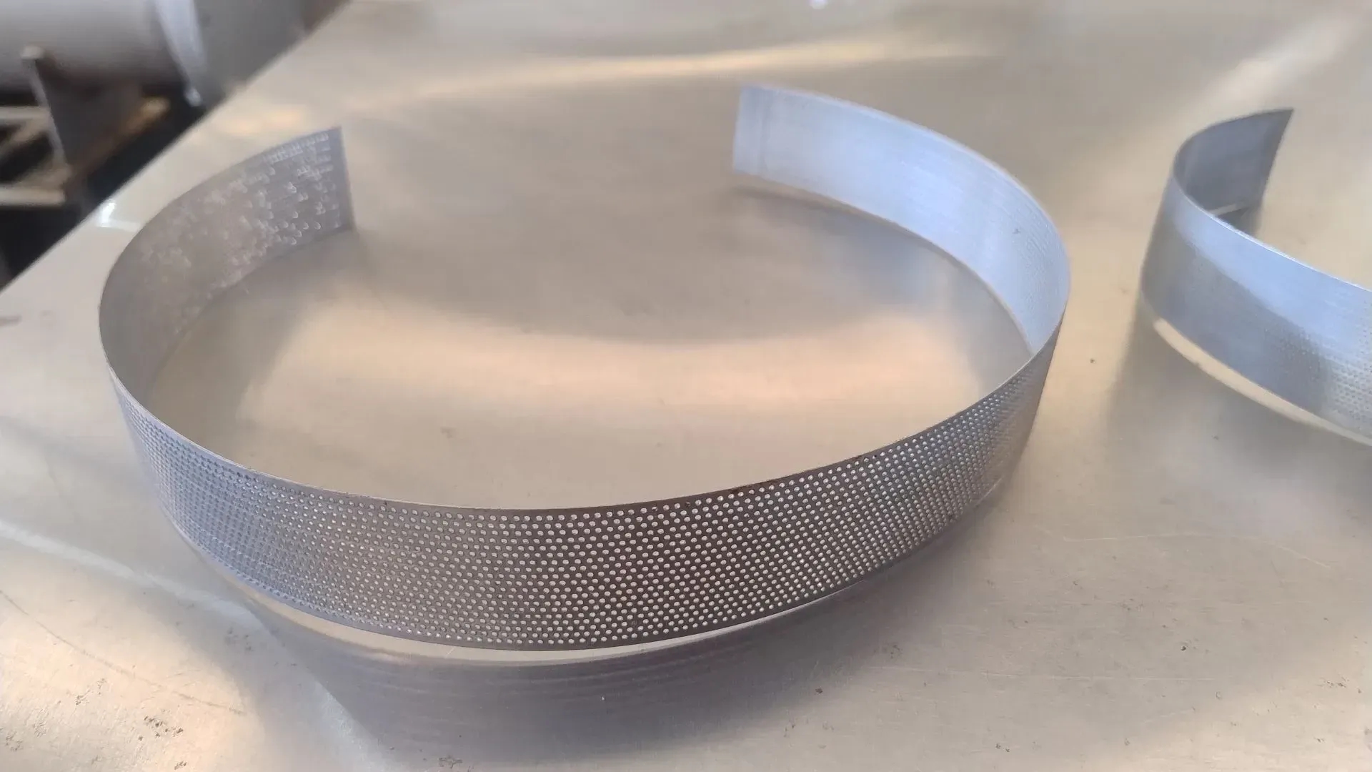 moinho-universal-em-aco-inox-capacidade-de-ate-30-kghora