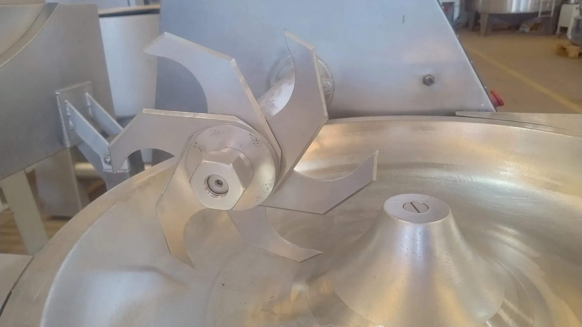 cutter-picador-emulsificador-embutidos-e-outras-cap-20-lts