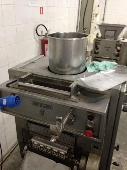 ravioleteira-e-capeleteira