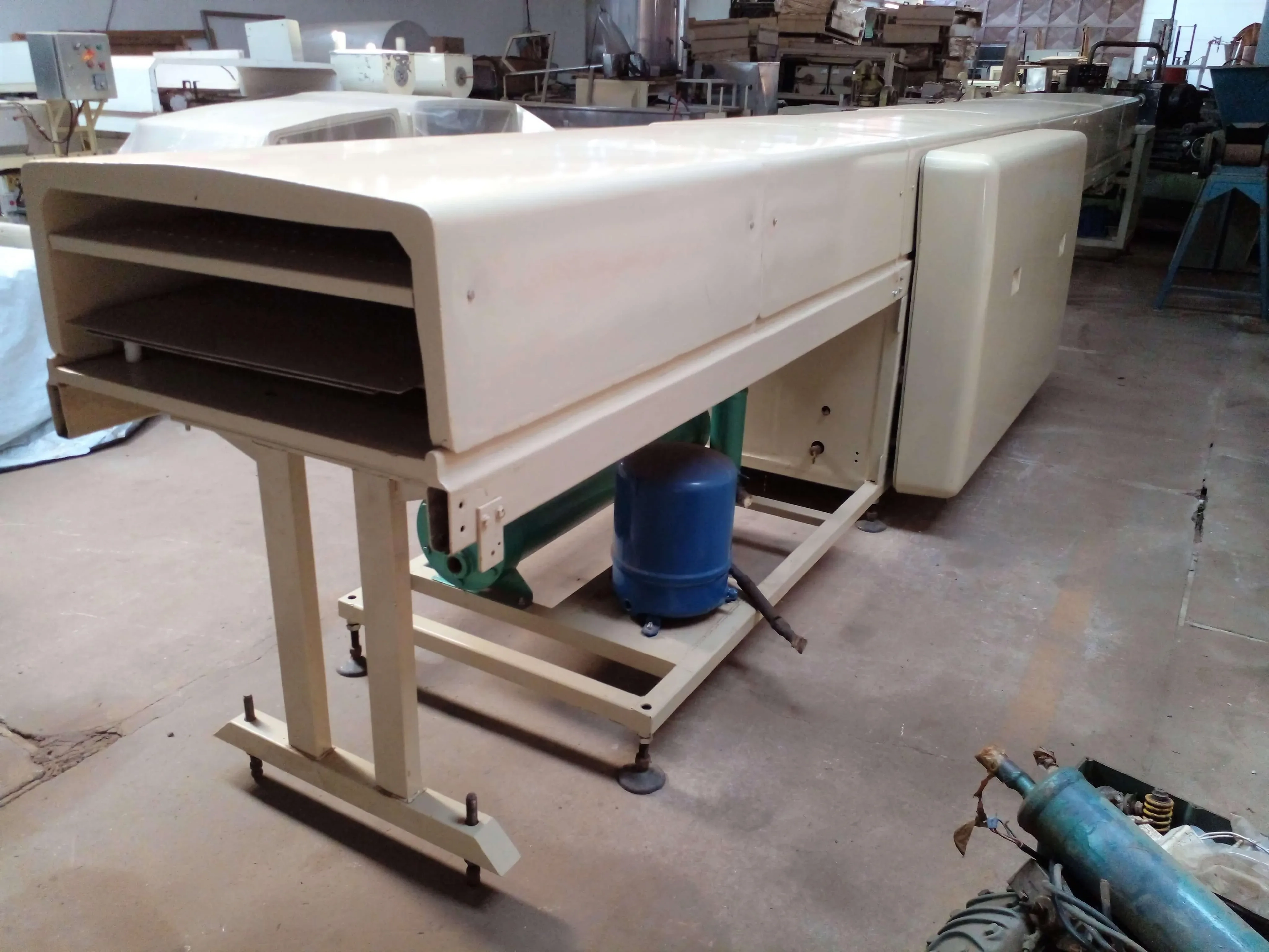 tunel-de-resfriamento-para-chocolates-marca-hebleimar