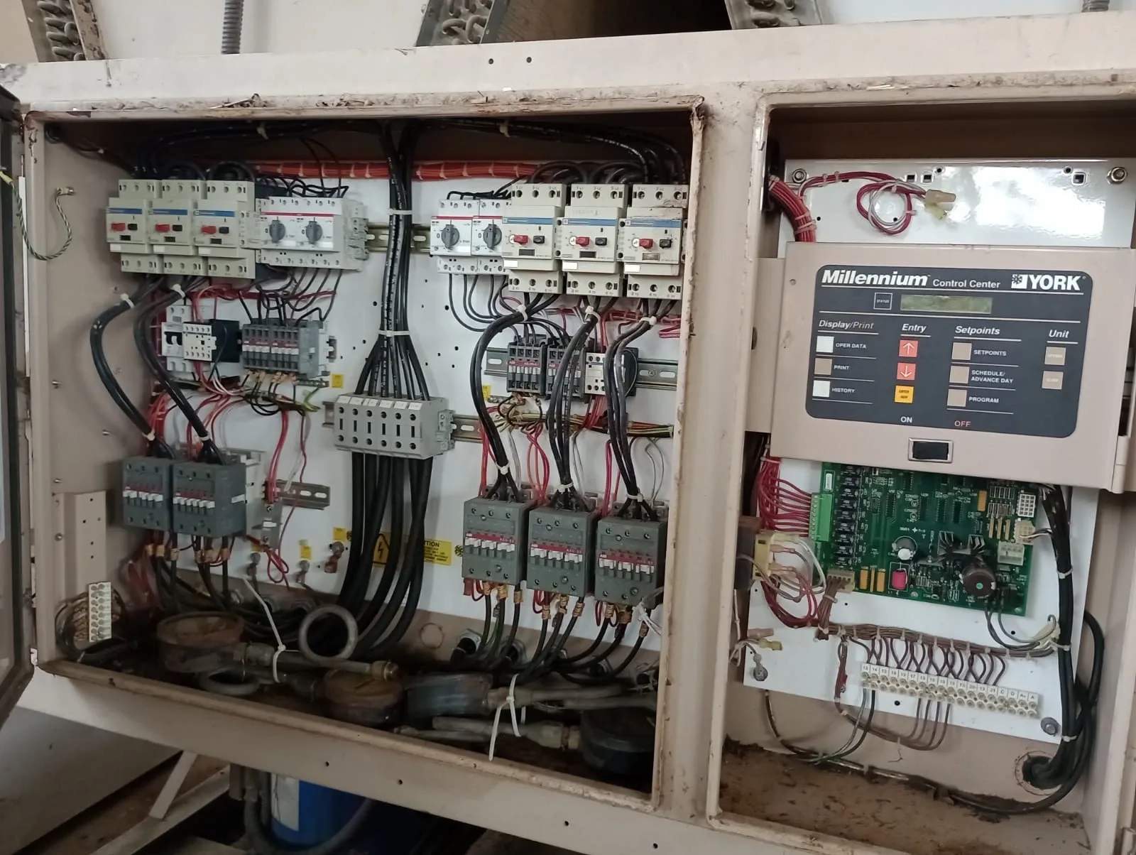 chiller-com-compressores-scroll-condensacao-ar