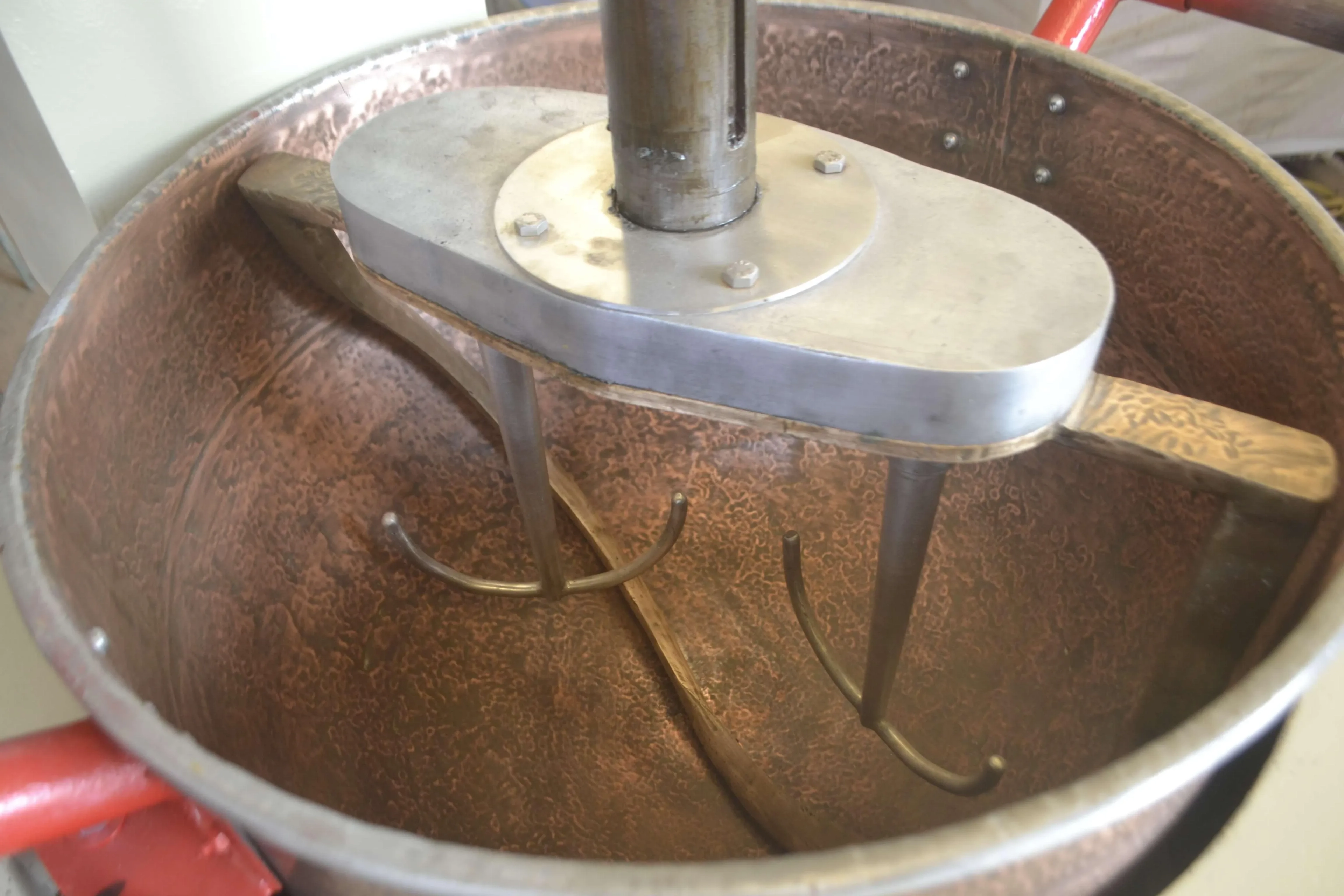 tacho-de-cobre-a-gas-para-crocantes-capacidade-100-l-marca-incapi