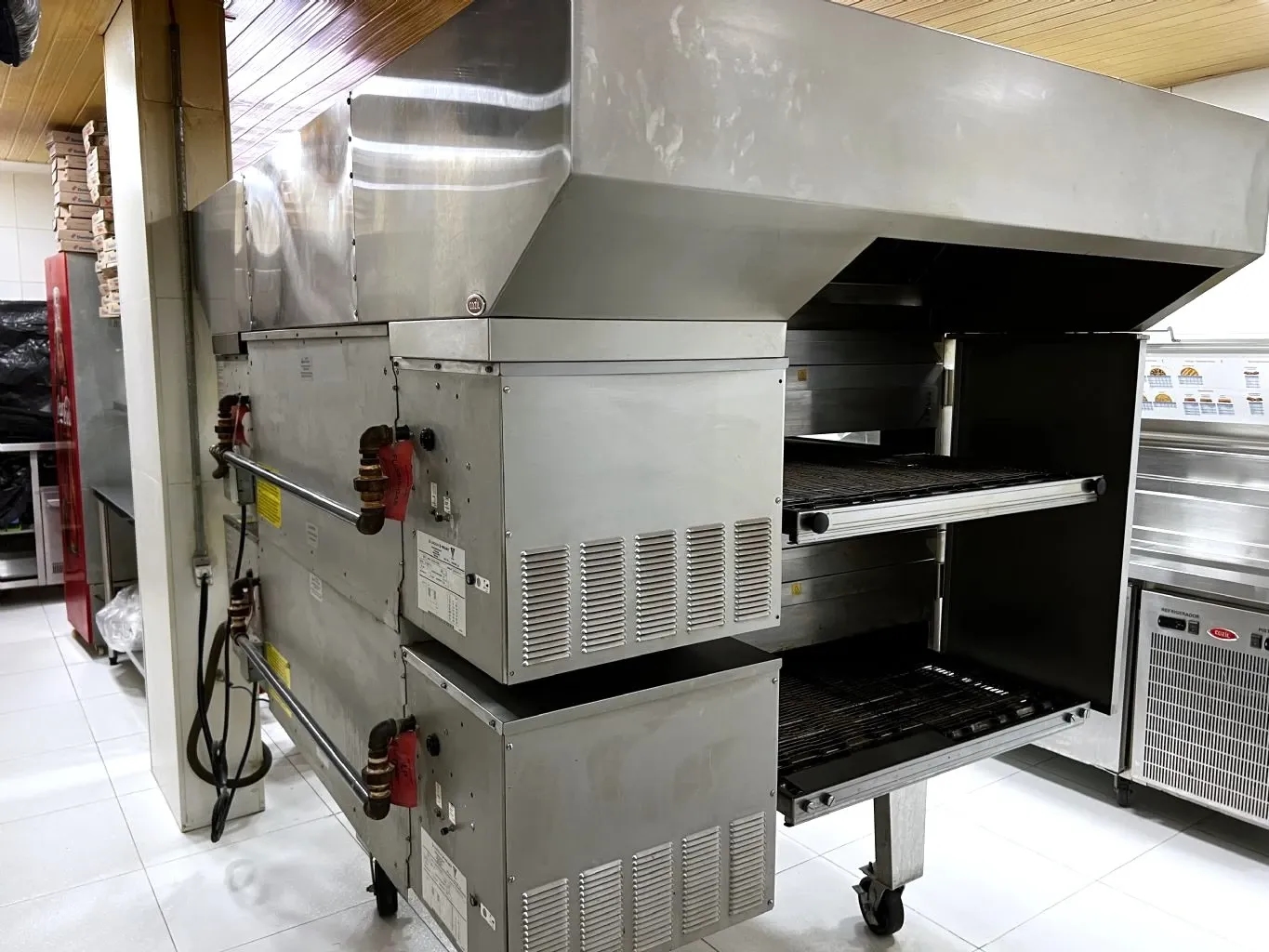forno-de-esteira-em-aco-inox-para-pizzas-panificacao-biscoitos-marca-lincoln