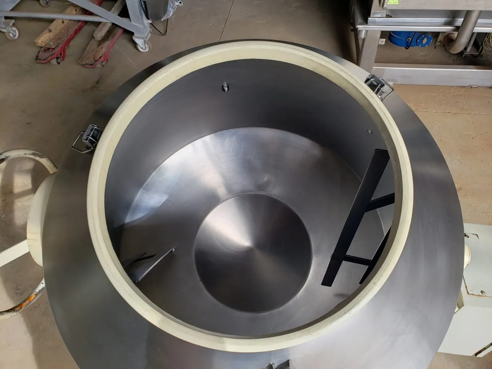 drageadeira-misturador-tipo-betoneira-em-aco-inox-250-litros