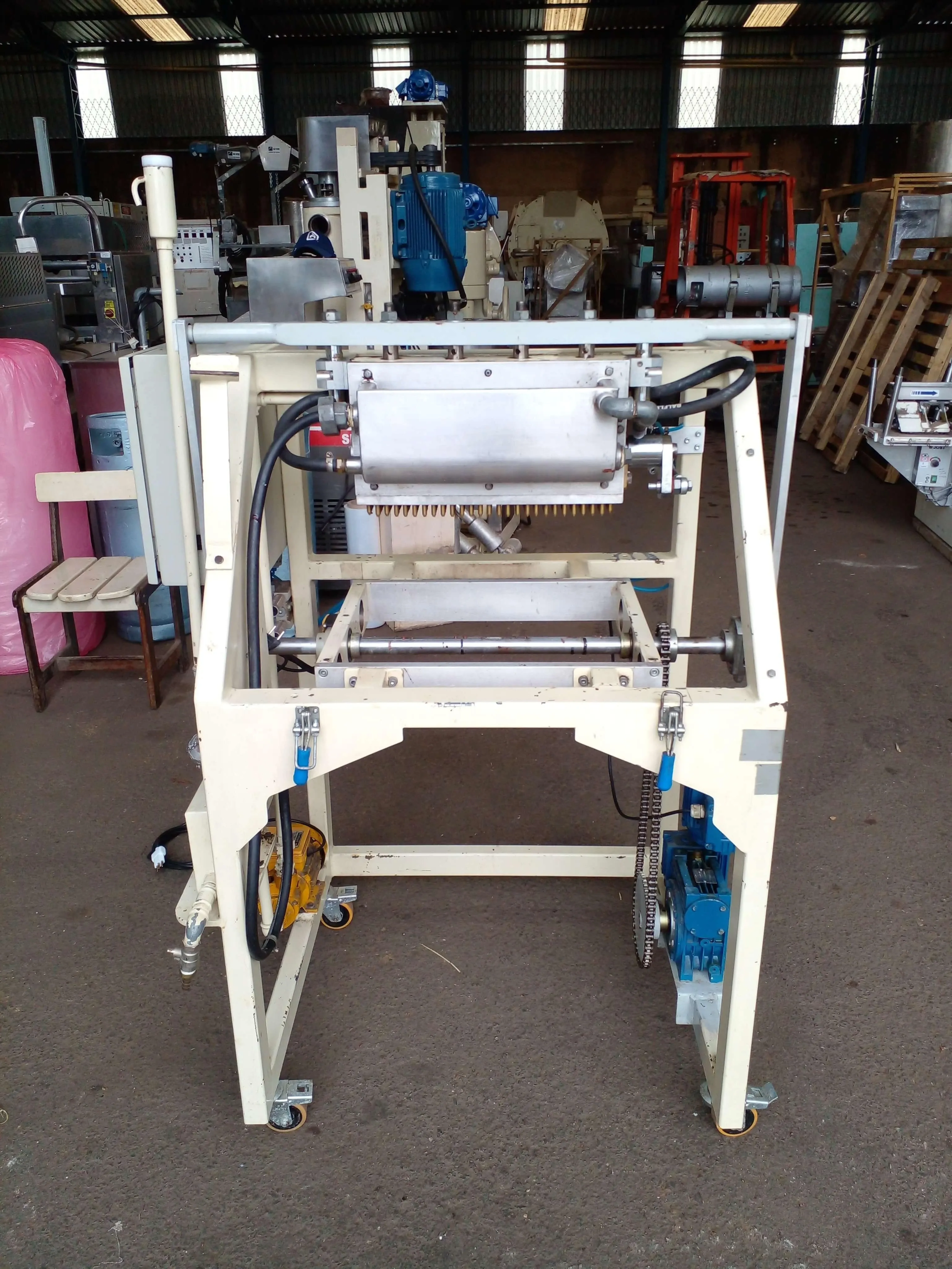 dosadora-de-gotas-de-chocolate-marca-limaq