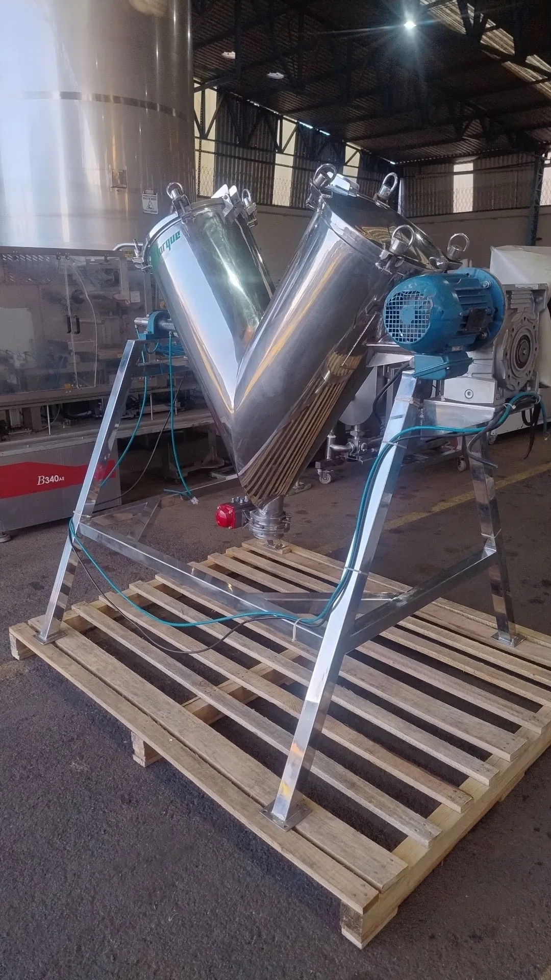misturador-em-v-em-aco-inox-capacidade-aproximada-100-litros