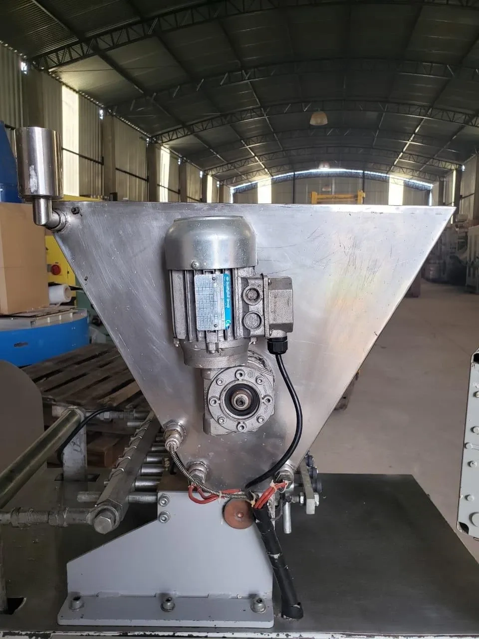 dosadora-para-chocolate-semi-automatica-com-6-bicos-marca-sidmaq