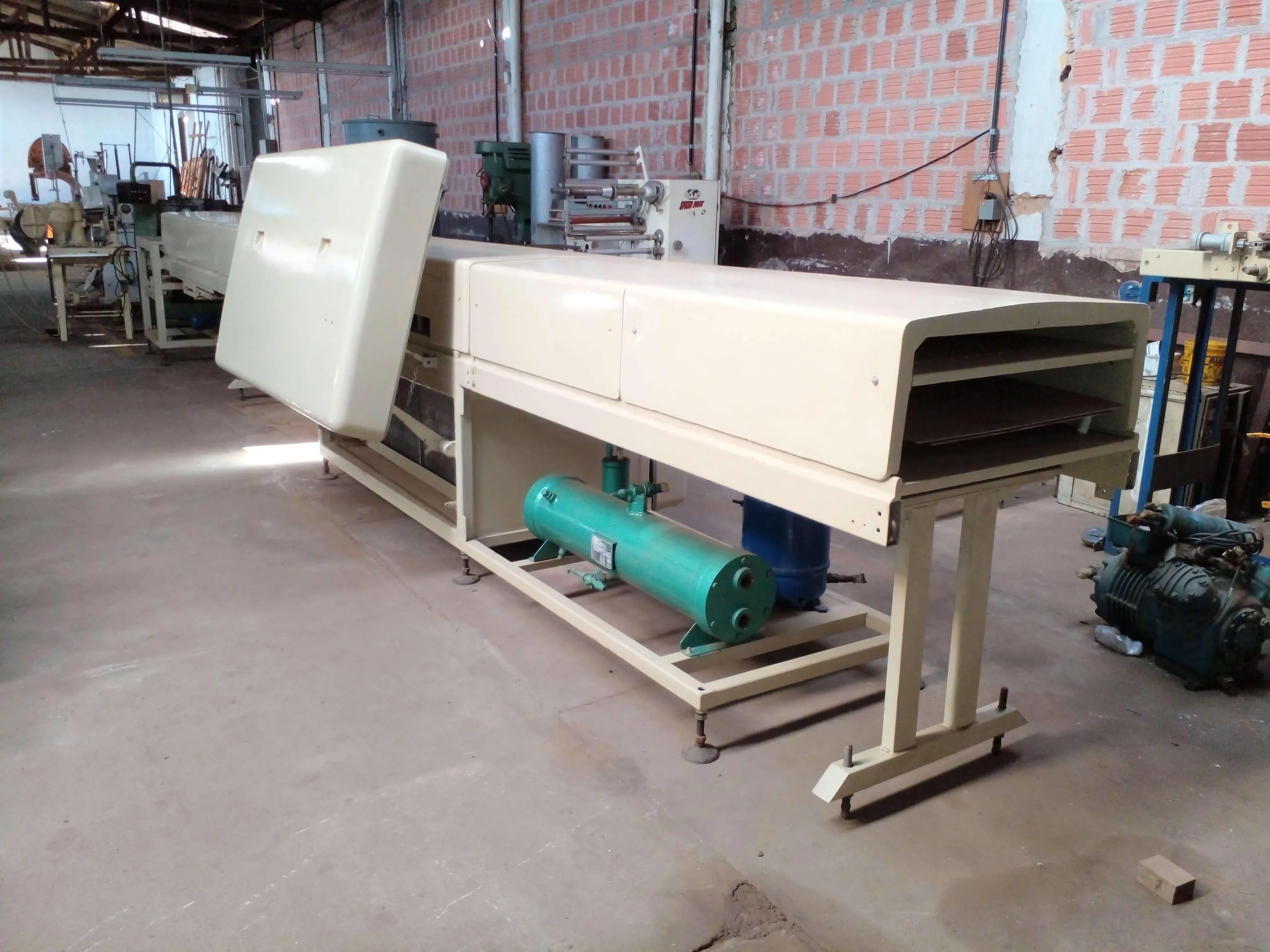 tunel-de-resfriamento-para-chocolates-marca-hebleimar