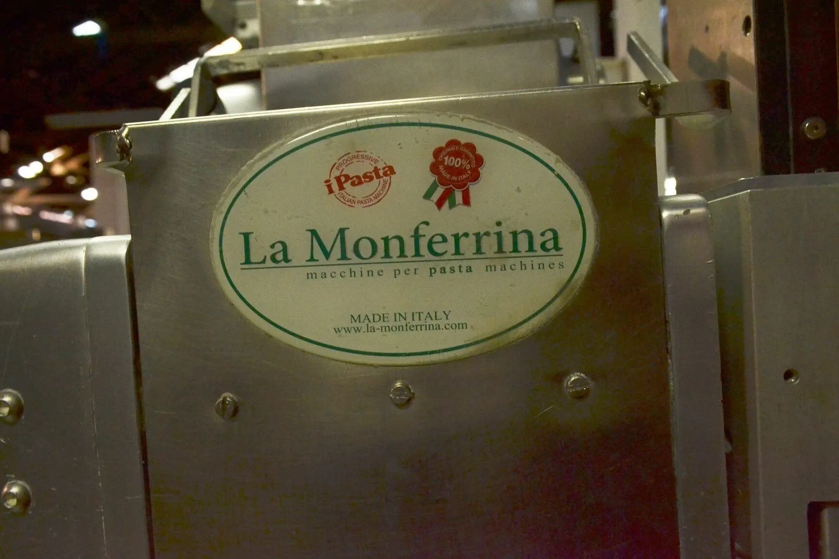 masseira-esfolhadeira-e-ravioleteira-conjugados-capacidade-12-kg-marca-bralyx-la-monferrina