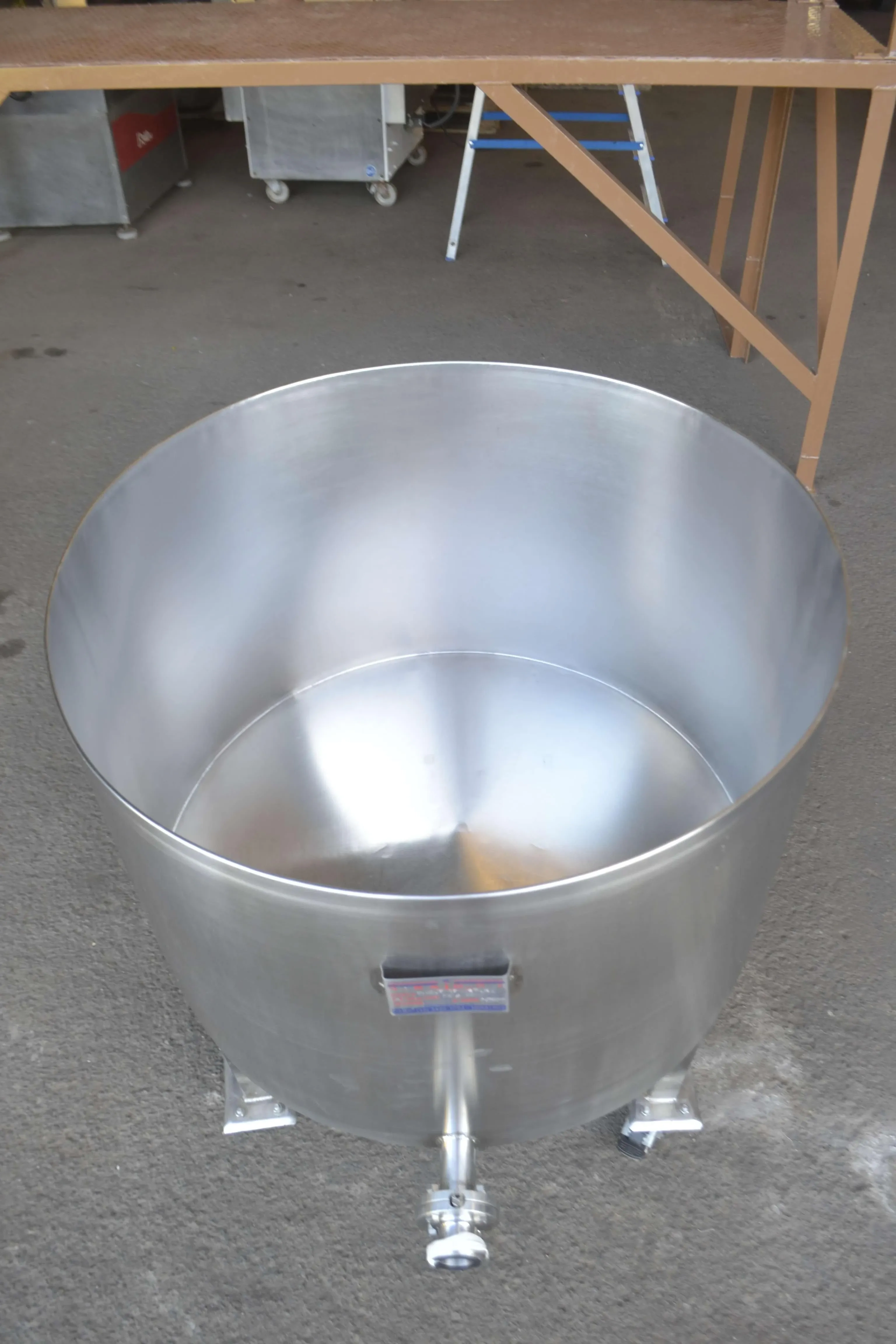 tanque-reservatorio-em-aco-inox-capacidade-240-l