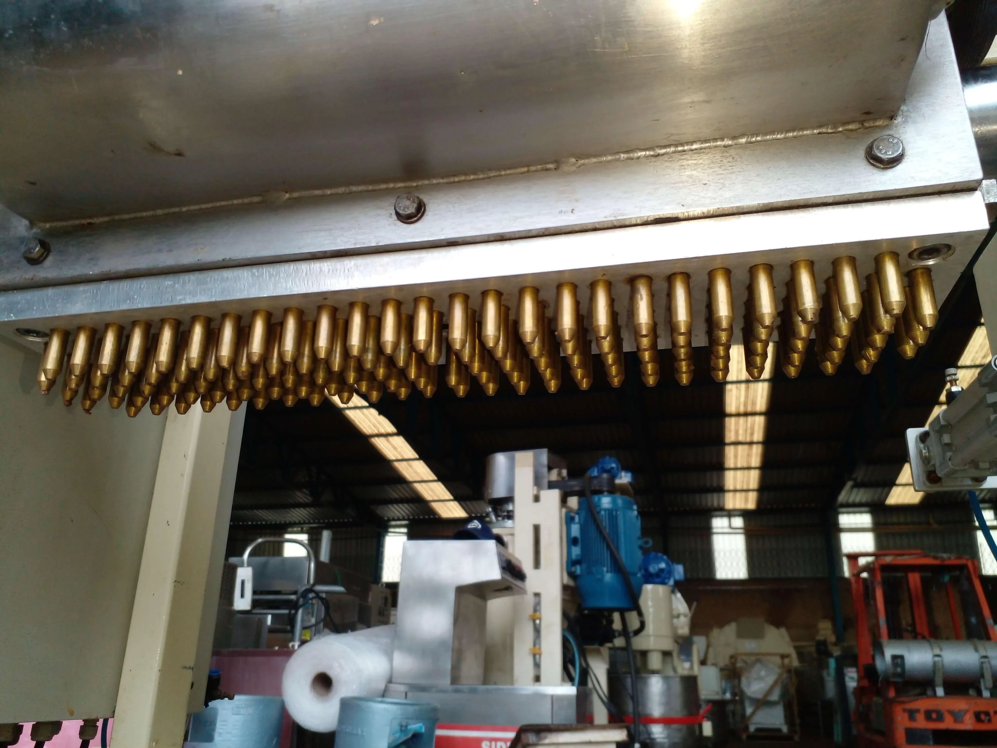 dosadora-de-gotas-de-chocolate-marca-limaq