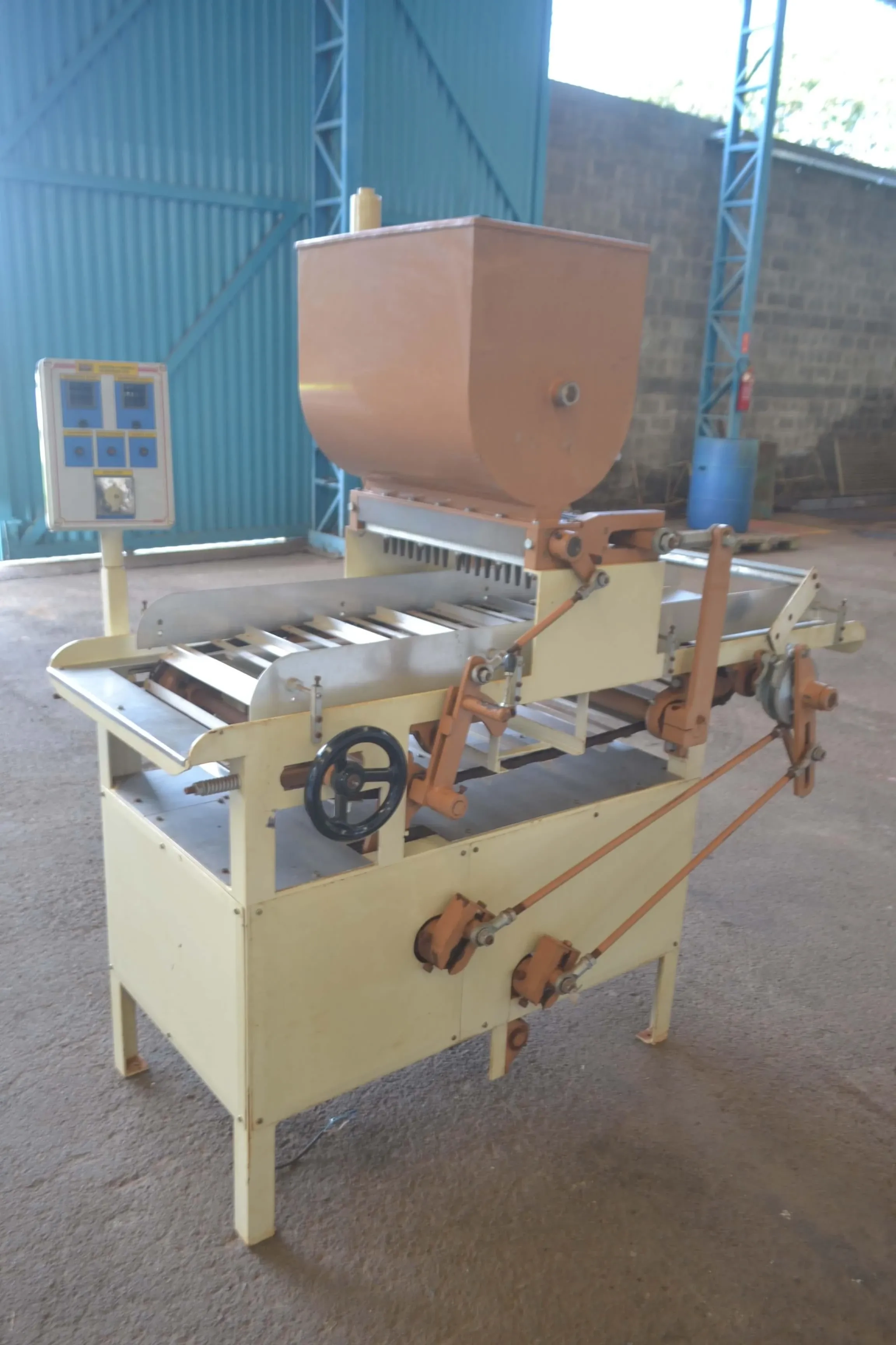 dosadora-de-chocolate-16-bicos-marca-jlc