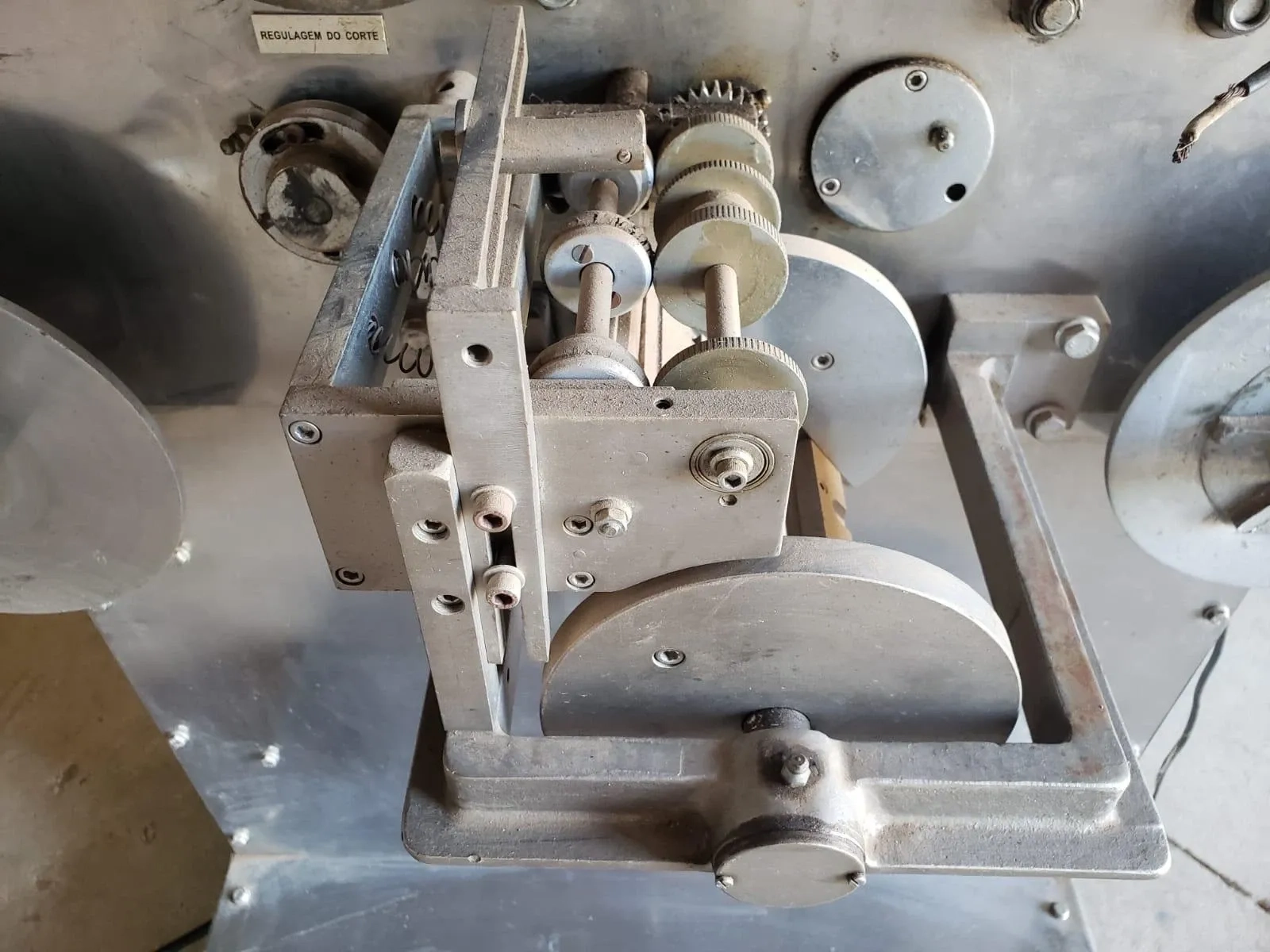 embaladora-comp-past-strip-paludo