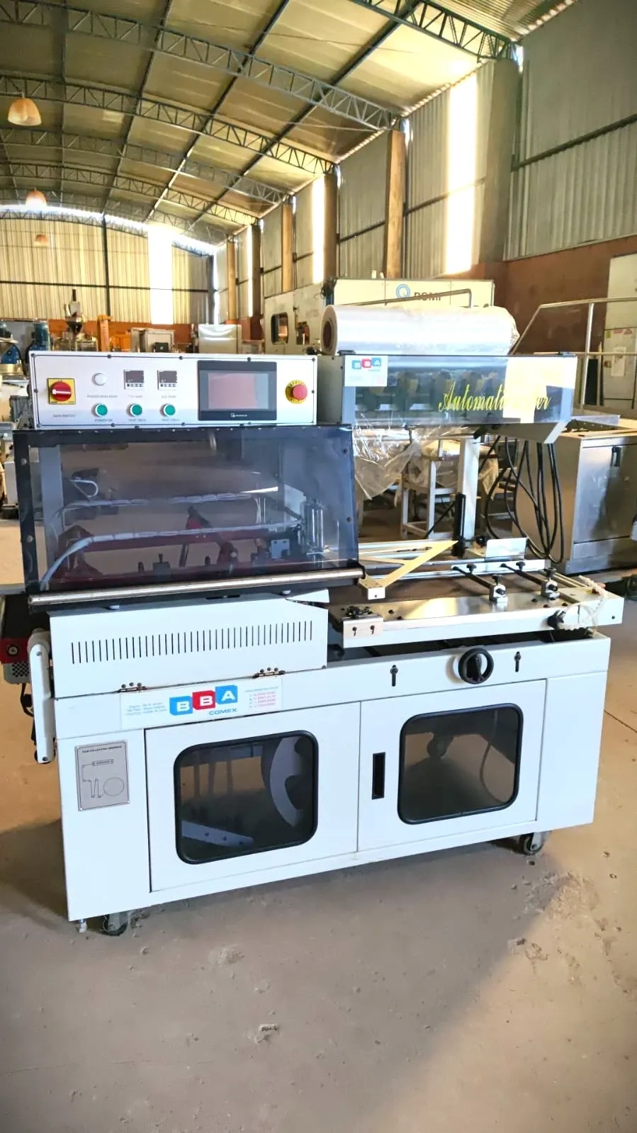 seladora-automatica-em-l-shrink-com-tunel-de-encolhimento-marca-bba-comex