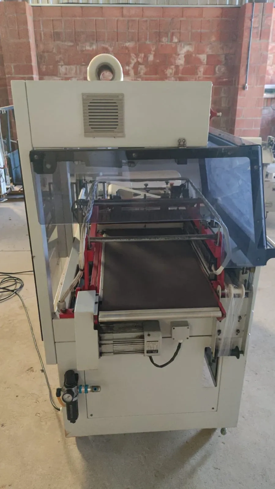 seladora-automatica-em-l-shrink-com-tunel-de-encolhimento-marca-bba-comex