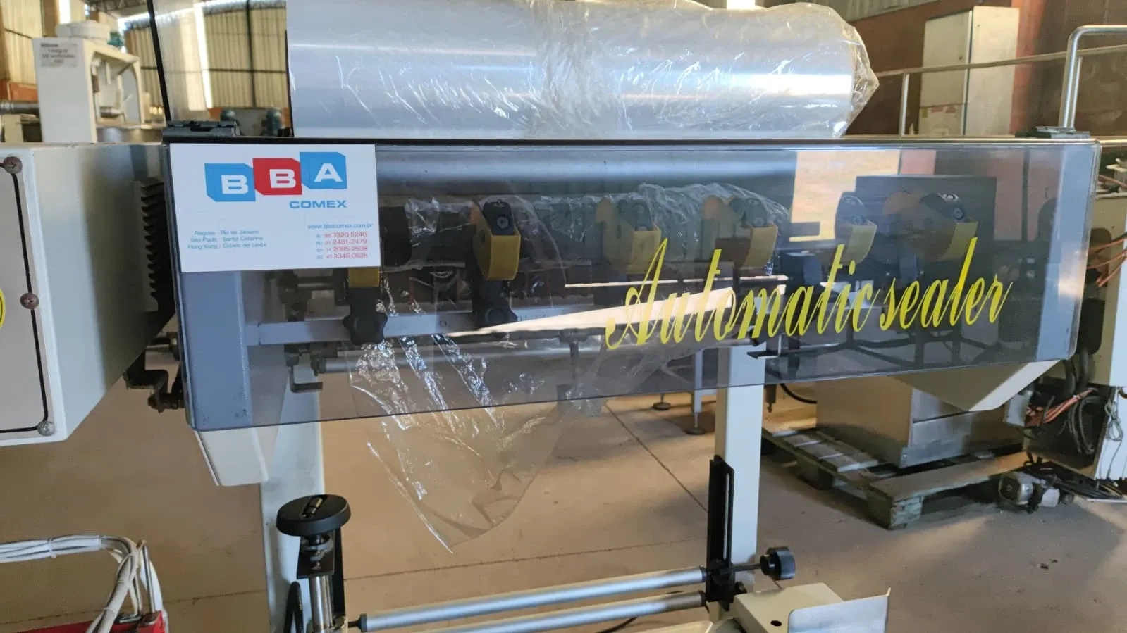 seladora-automatica-em-l-shrink-com-tunel-de-encolhimento-marca-bba-comex