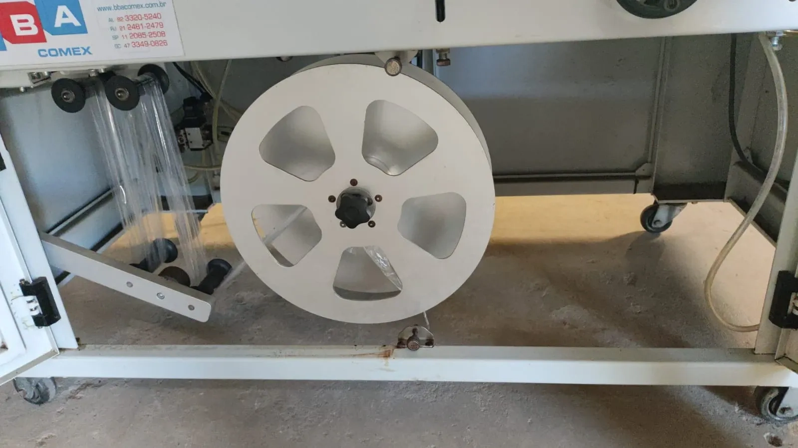 seladora-automatica-em-l-shrink-com-tunel-de-encolhimento-marca-bba-comex