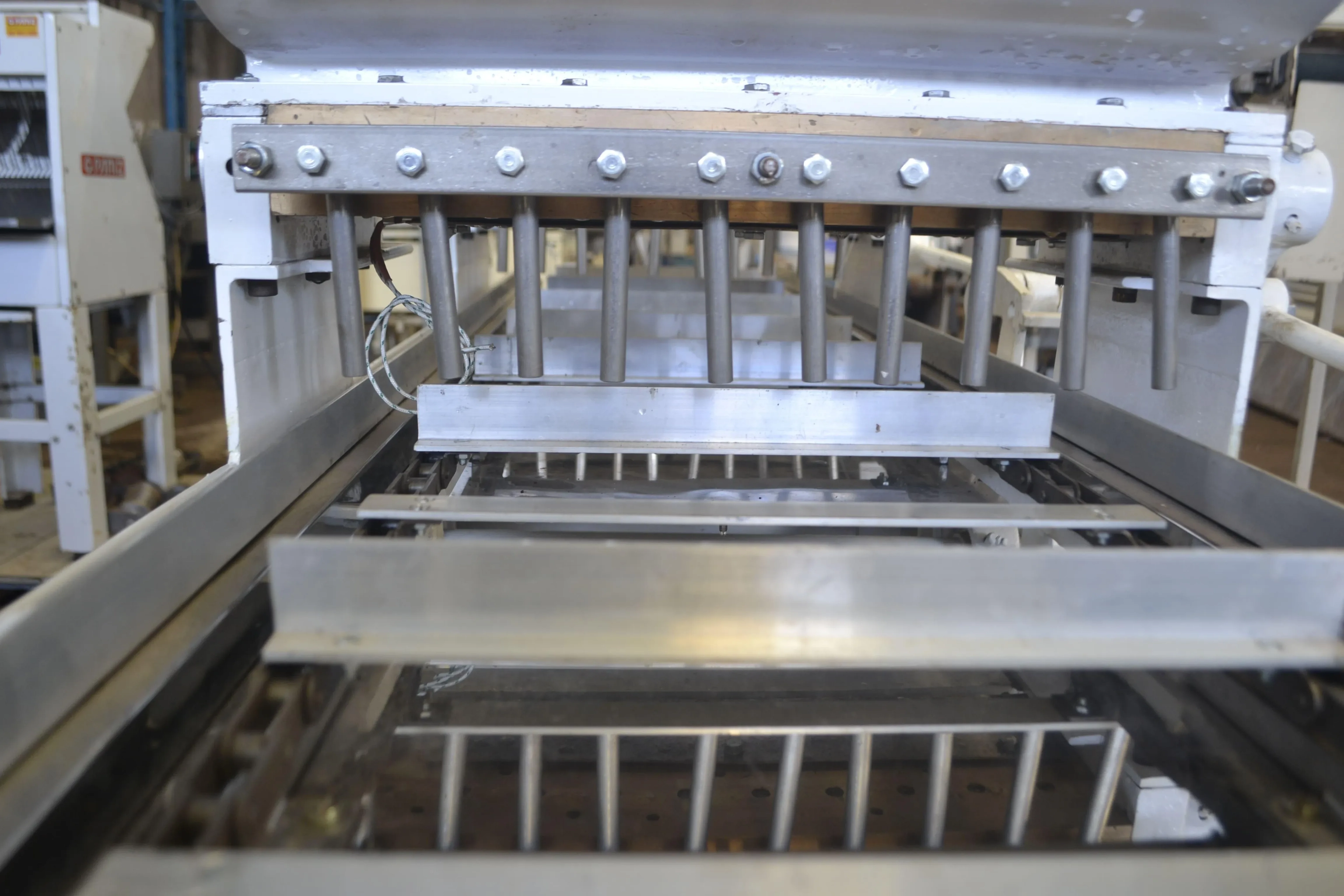 dosadora-de-chocolate-com-20-bicos-marca-jcmaq