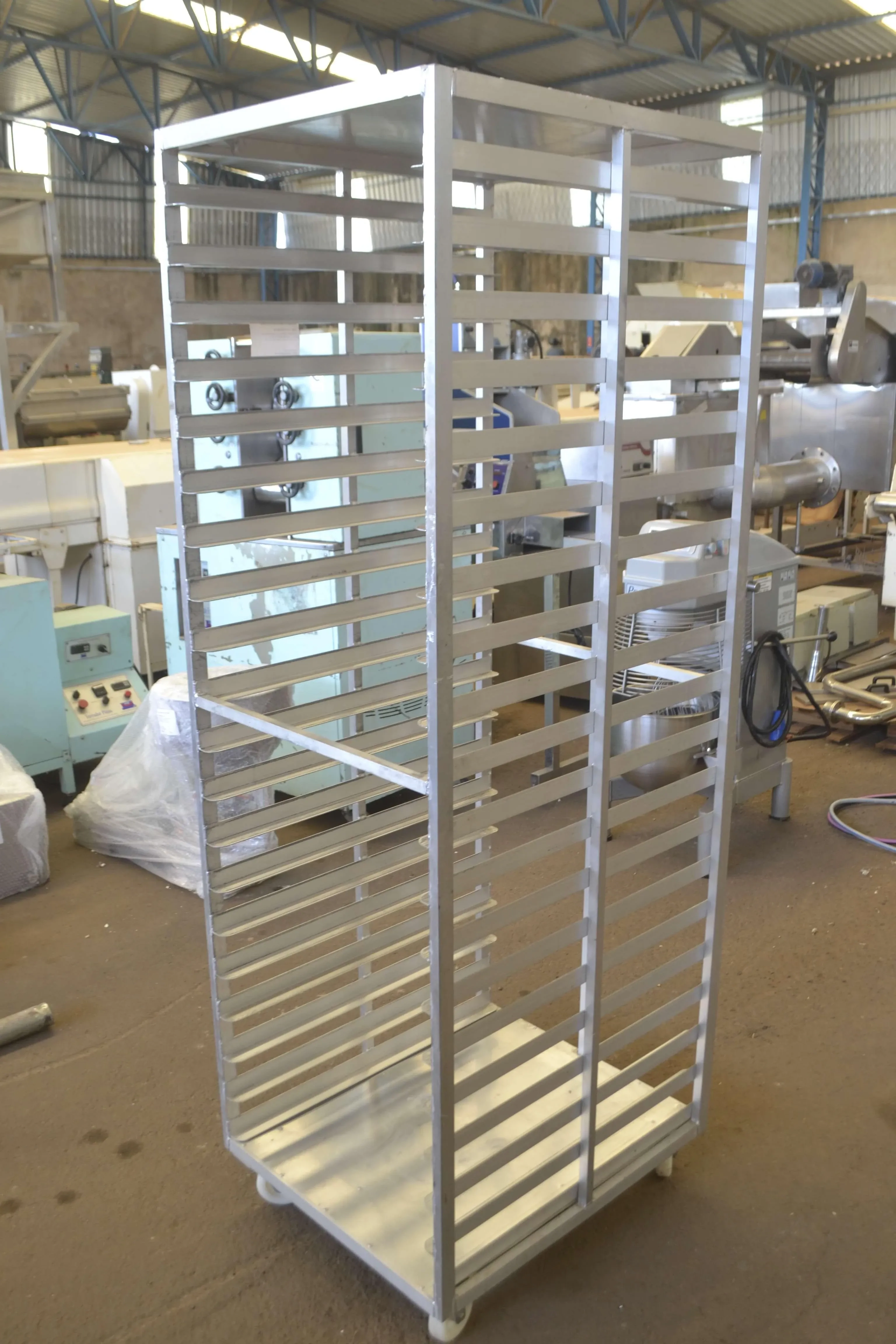 carrinho-armario-para-pao-20-assadeiras