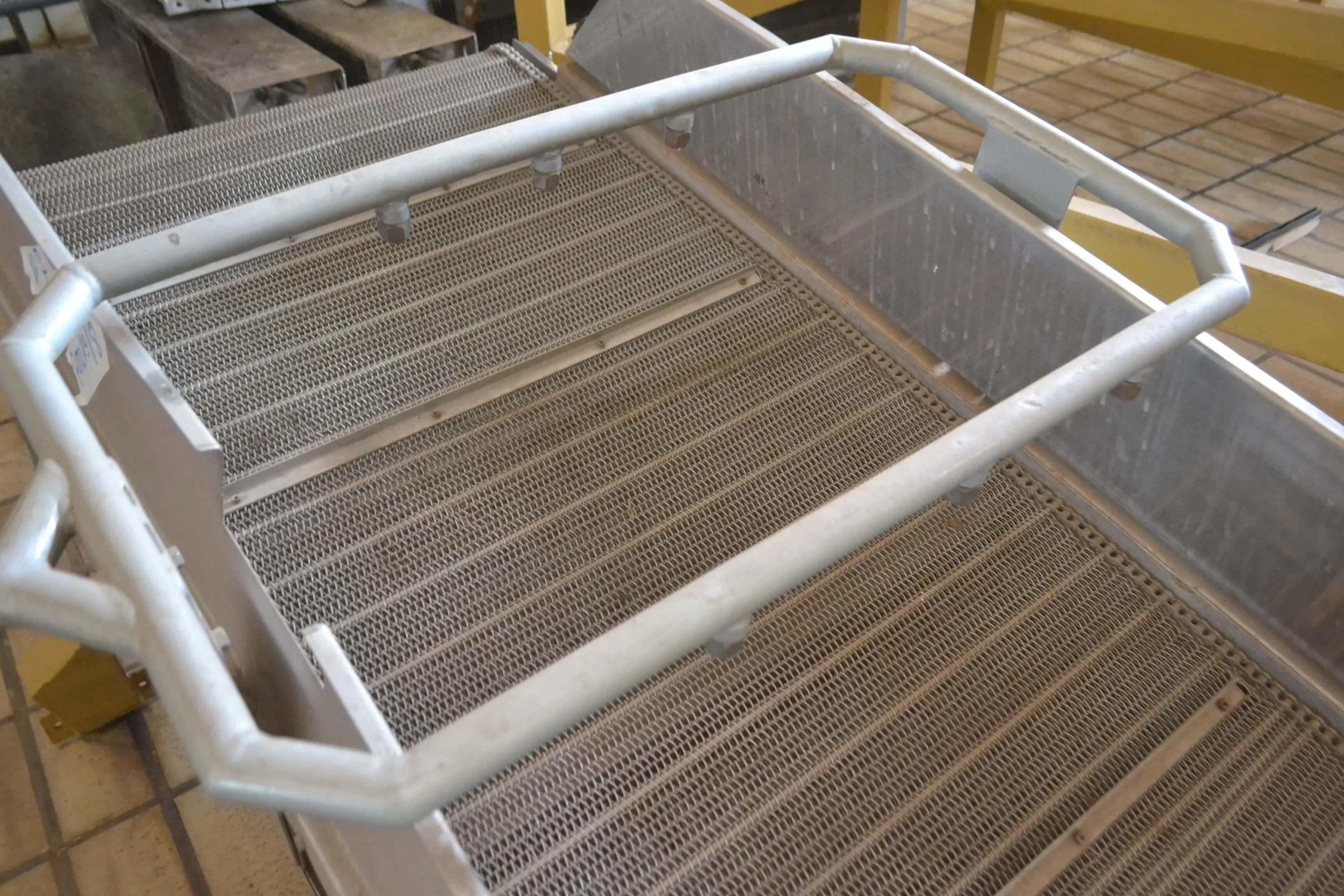 esteira-transportadora-em-inox-750-x-2800-mm