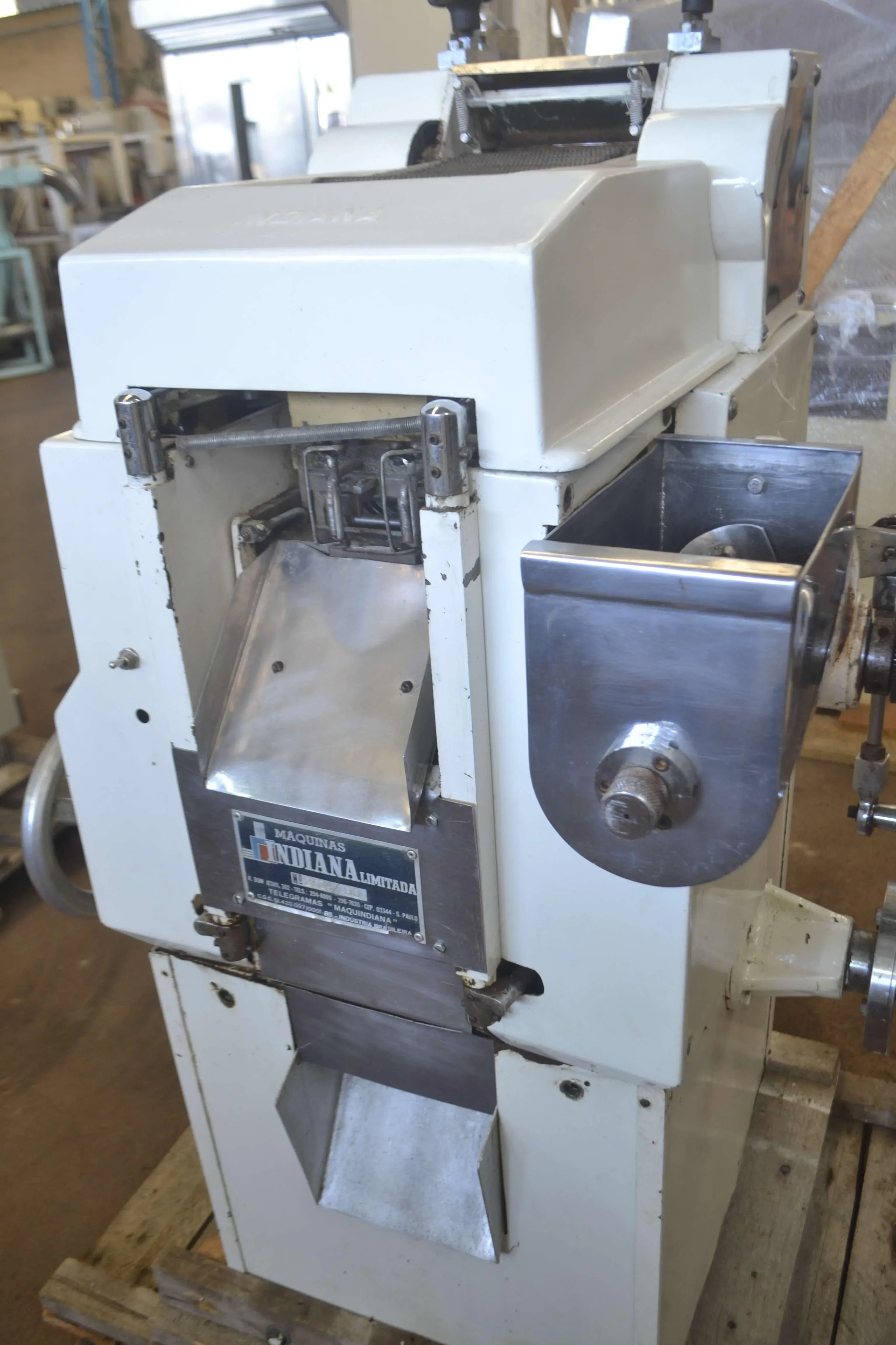 maquina-capeletti-Indiana-cap-20-kg-hora