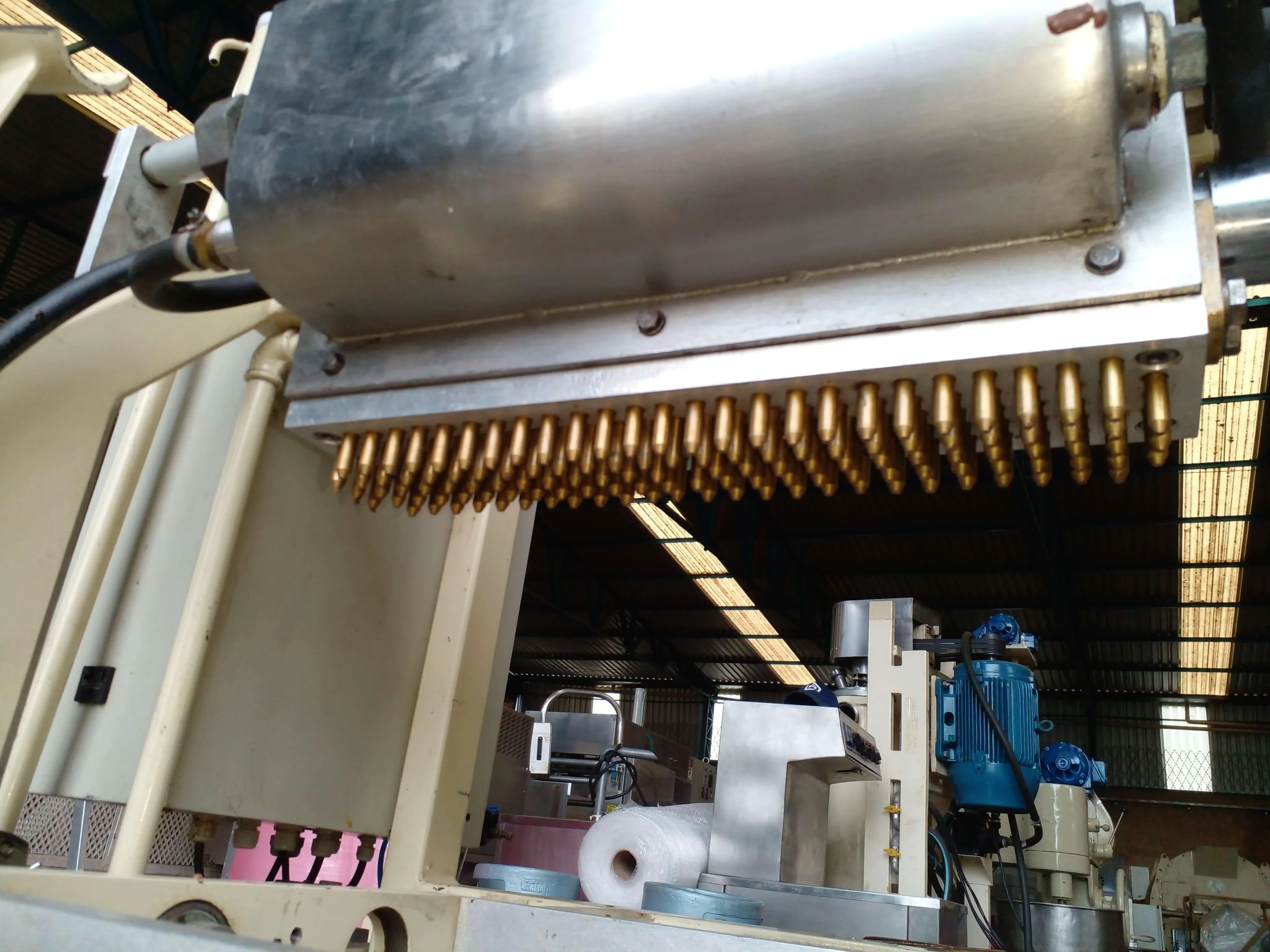 dosadora-de-gotas-de-chocolate-marca-limaq