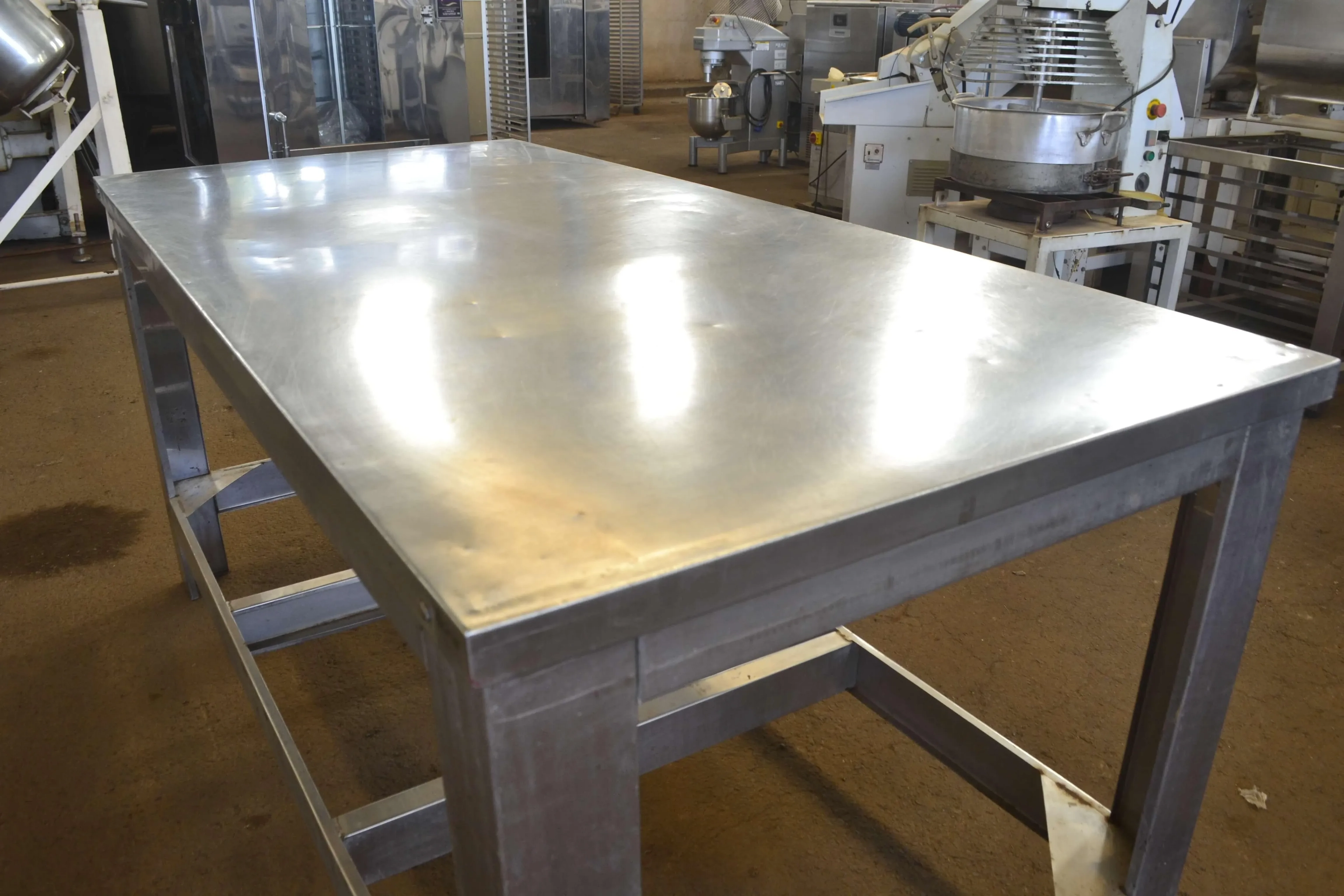 mesa-industrial-em-aco-inox-2-x-1-m