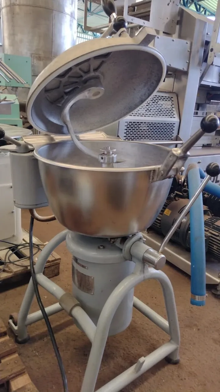 processad-alim-em-aco-inox-geiger-capacid-40-litros-um40