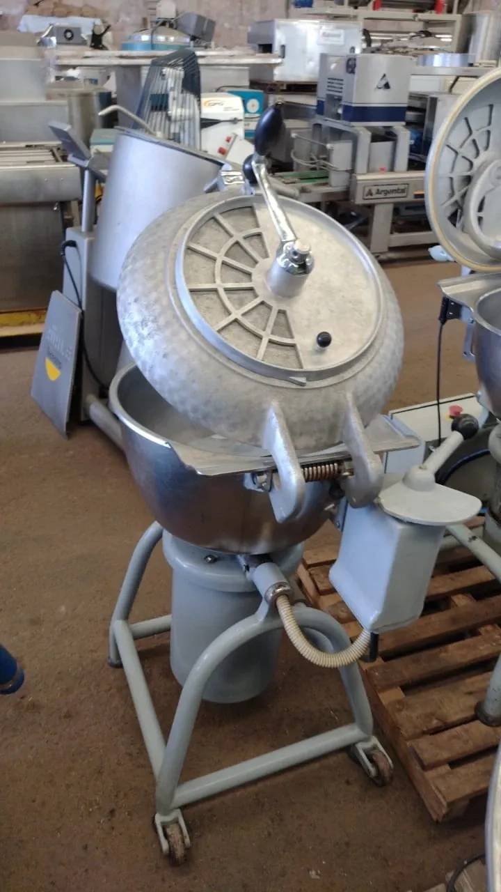 processad-alim-em-aco-inox-geiger-capacid-40-litros-um40