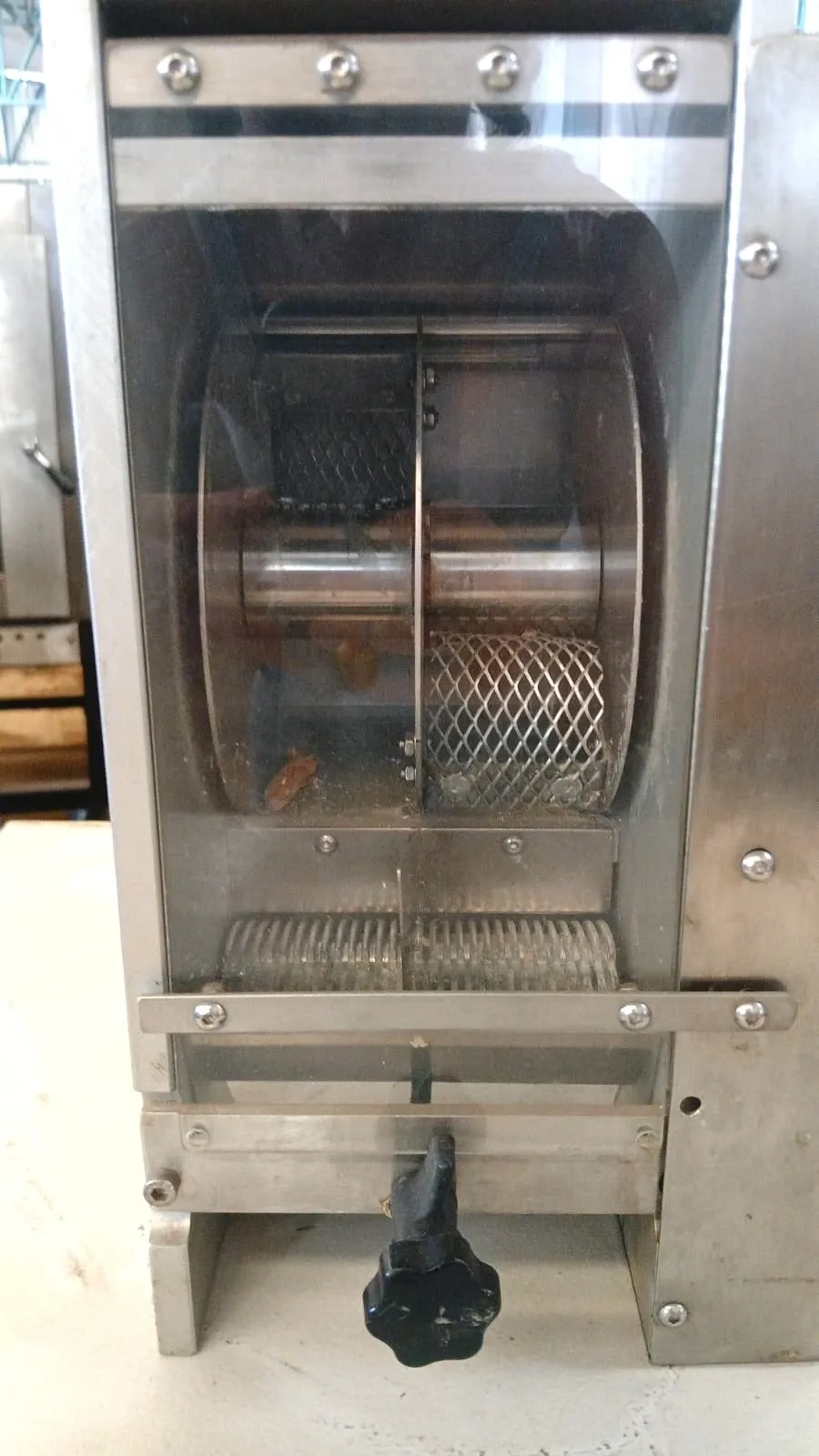 extrusora-de-massas-marca-la-monferrina-capacidade-de-ate-18-kg-h