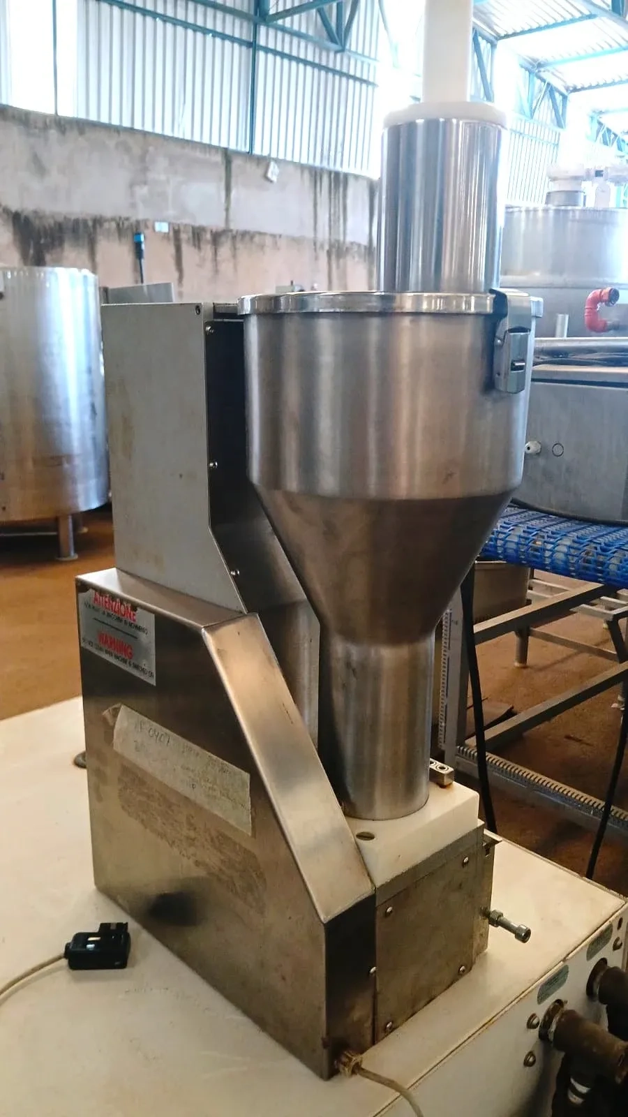 extrusora-de-massas-marca-la-monferrina-capacidade-de-ate-18-kg-h