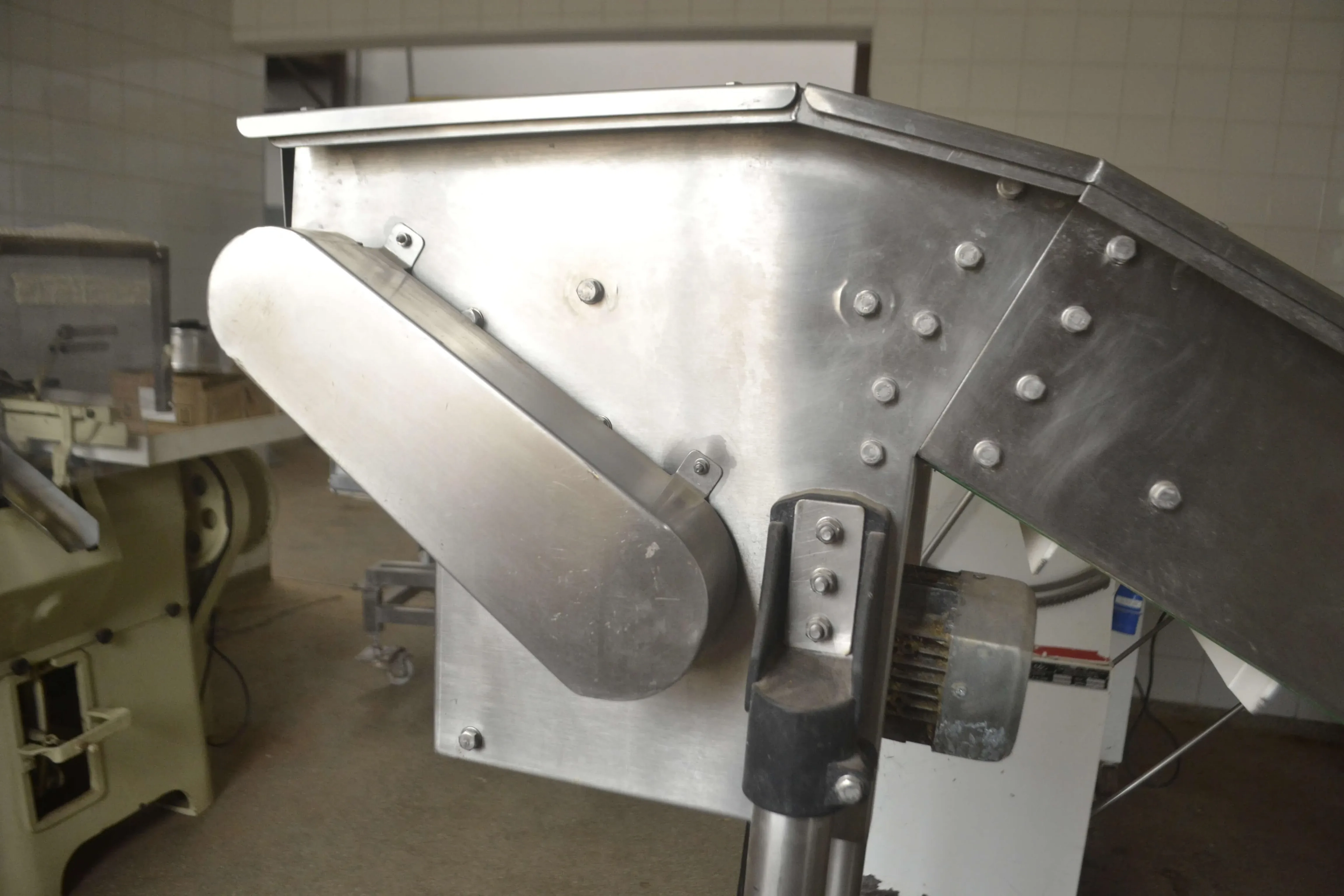 linha-automatica-salgados-capacid-300-kg-mci