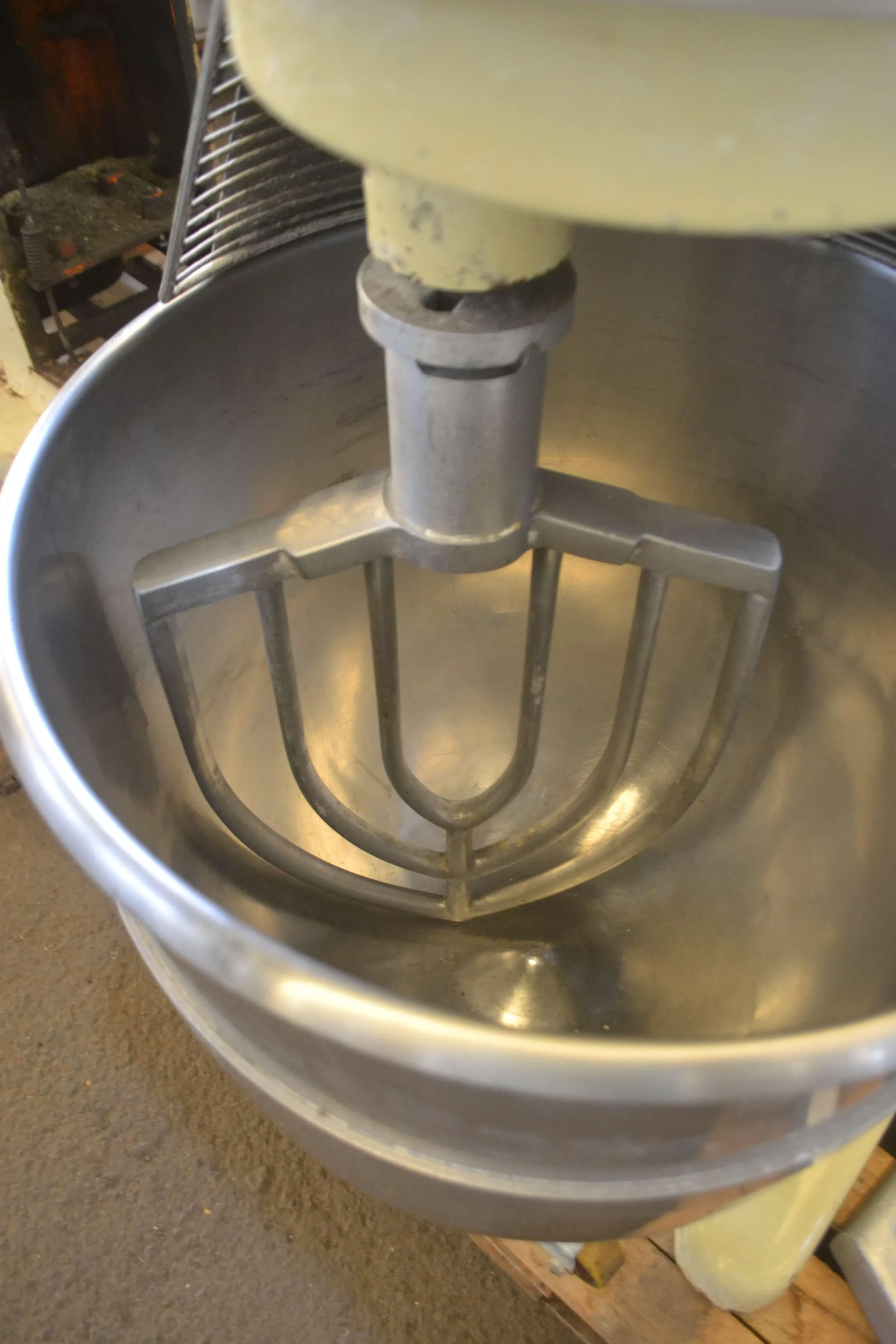 batedeira-planetaria-capacidade-80-litros-marca-amadio