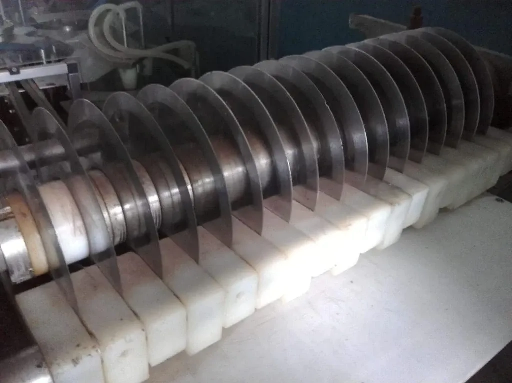 rolo-de-faca-ou-faca-rotativa-em-inox-marca-hebleimar