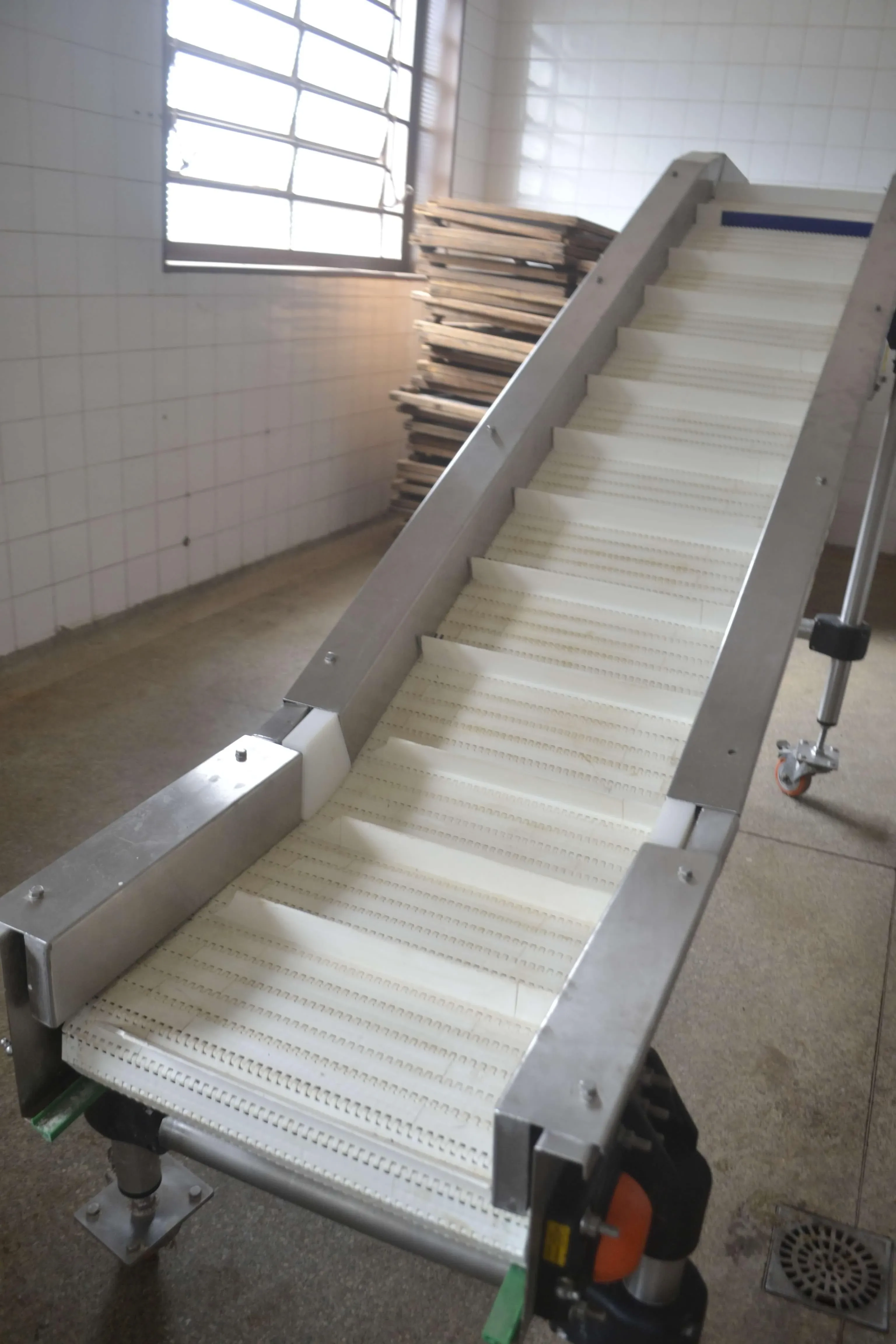 linha-automatica-salgados-capacid-300-kg-mci
