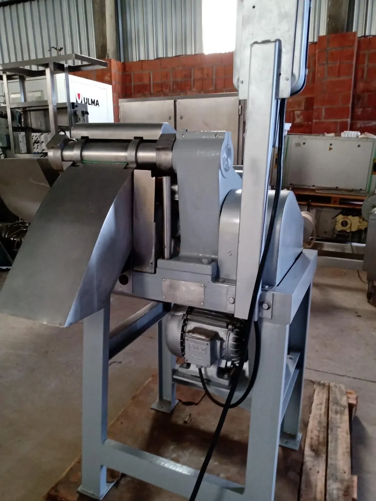 cubetadeira-industrial-de-frutas-marca-bertuzzi