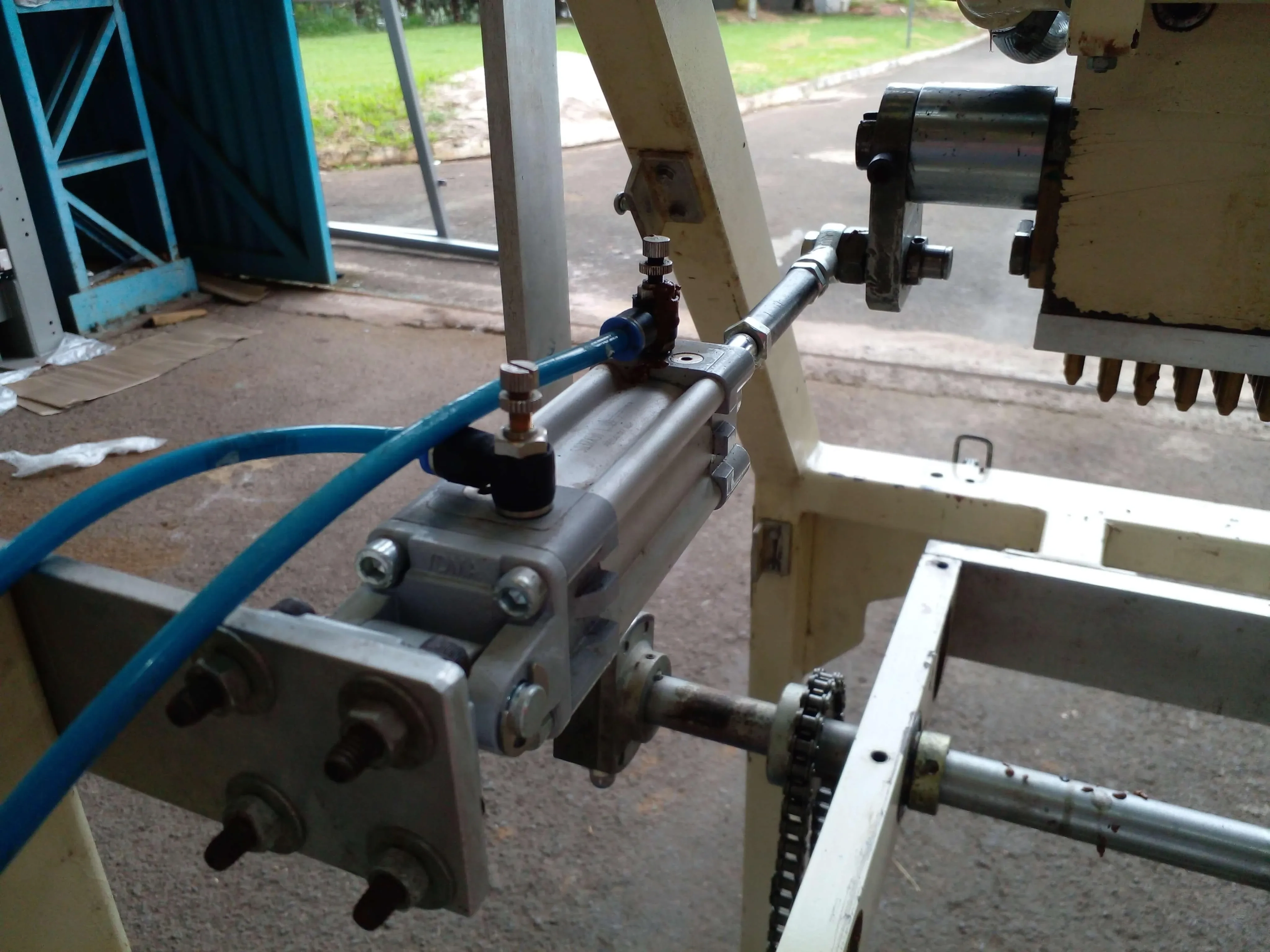 dosadora-de-gotas-de-chocolate-marca-limaq