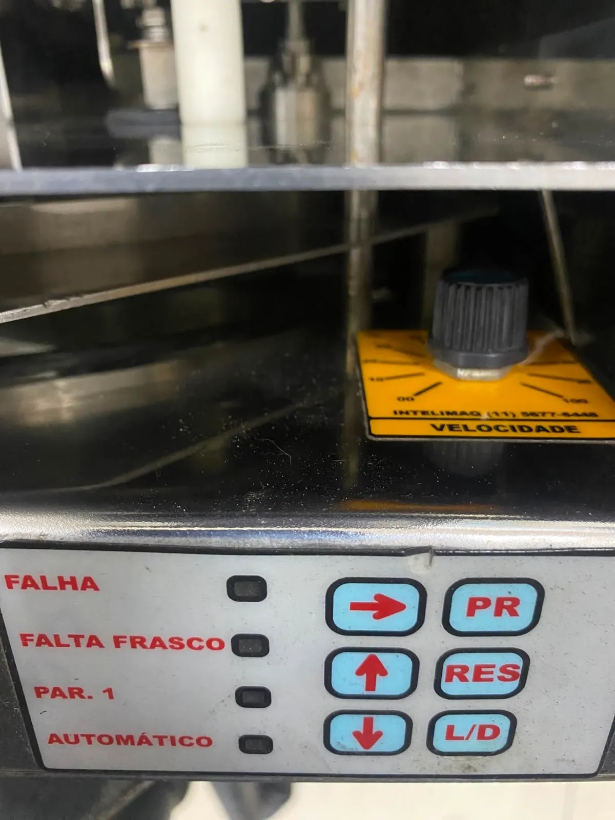 contadora-envasadora-de-comprimidos-drageas-capsulas-duras-e-gelatinosas-moles-intelimaq-iq-66