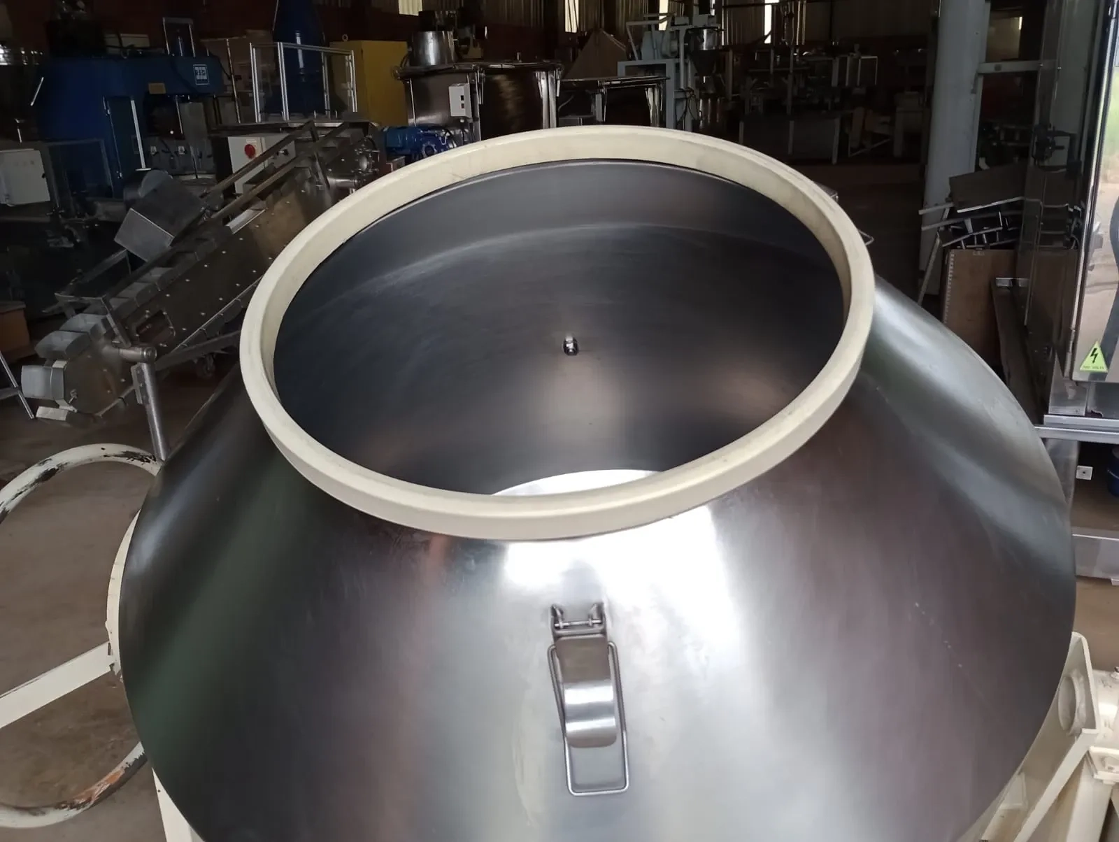 drageadeira-misturador-tipo-betoneira-em-aco-inox-250-litros