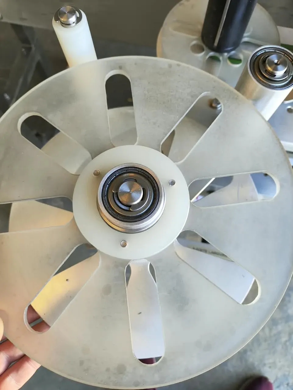 rotuladora-etiquetadora-aplicadora-selo-lacre-para-cartucho-com-3-abas-marca-tecmaes