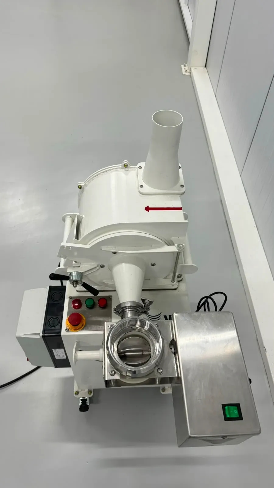 moinho-martelo-centrifugo-vieira-mcs-190-com-motor-de-3-cv-10-kg-por-hora