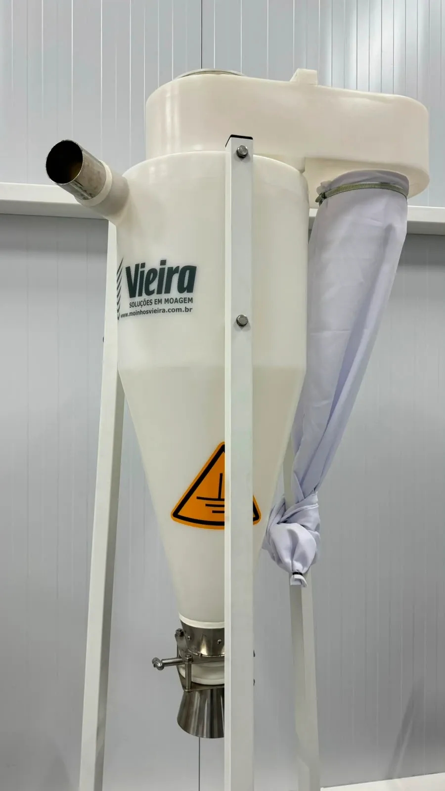 moinho-martelo-centrifugo-vieira-mcs-190-com-motor-de-3-cv-10-kg-por-hora