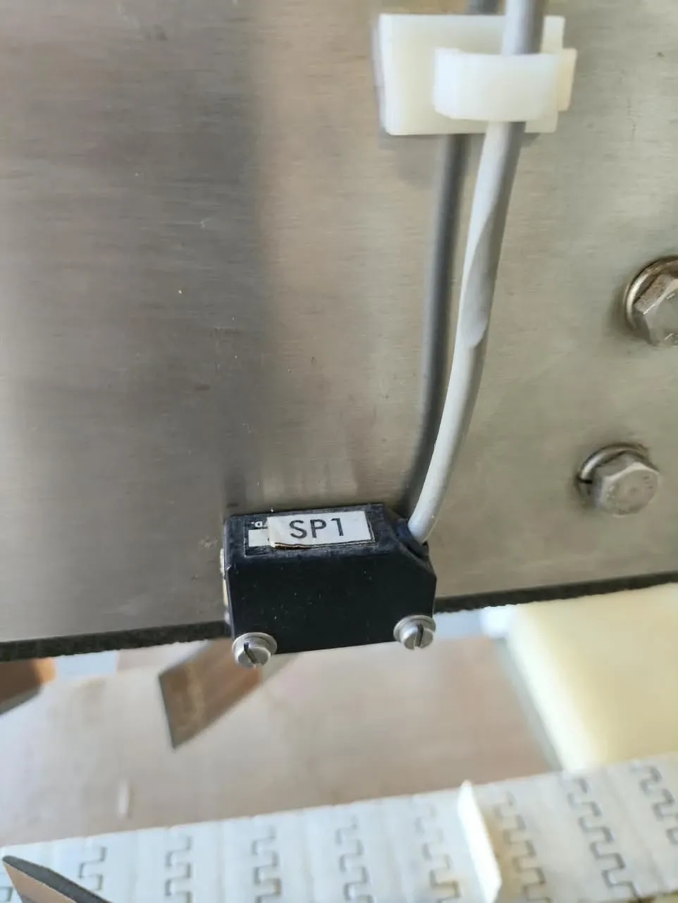 rotuladora-etiquetadora-aplicadora-selo-lacre-para-cartucho-com-3-abas-marca-tecmaes