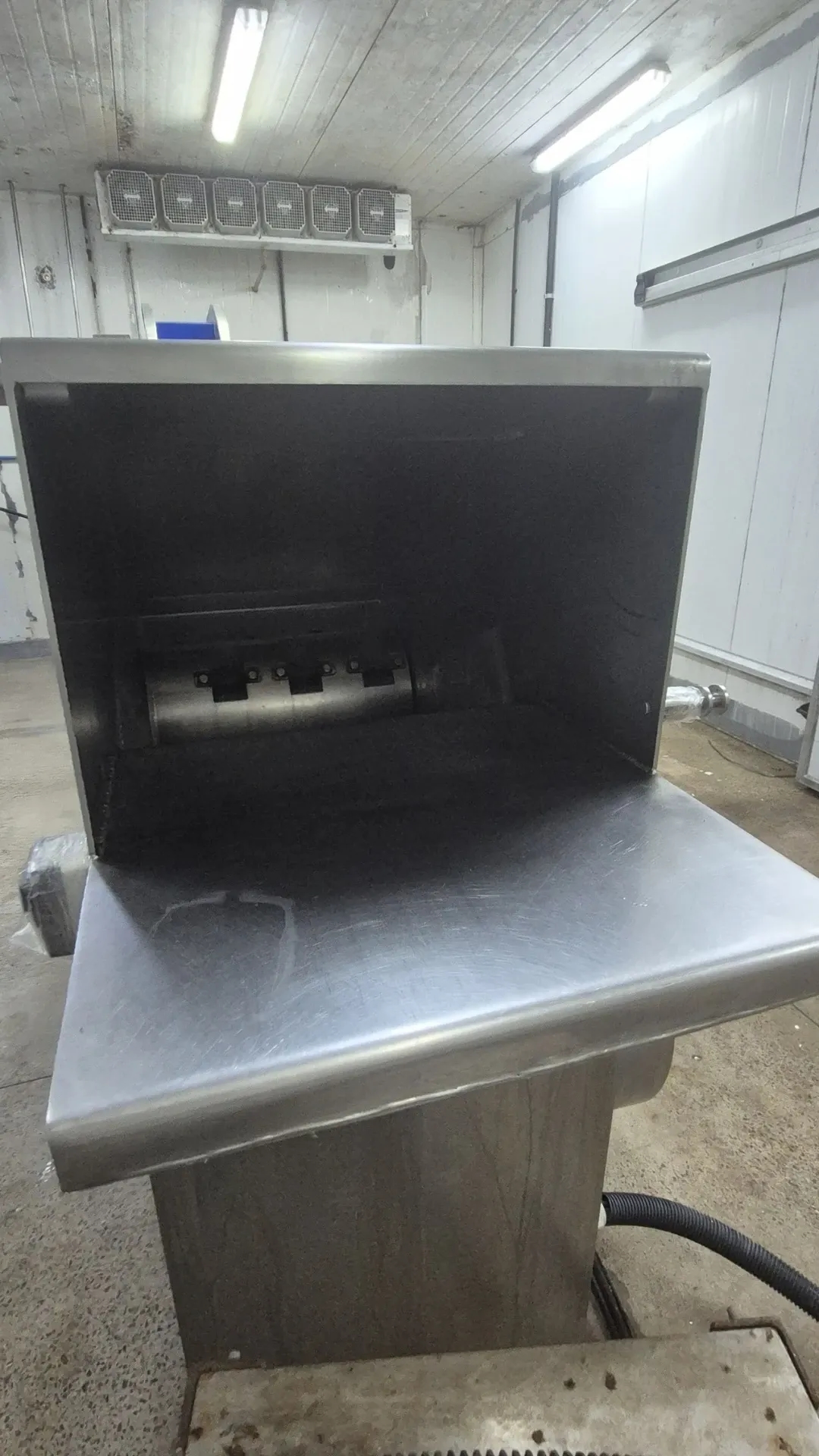 quebrador-cortador-de-blocos-congelados-de-carnes-e-alimentos-ibrasmak-modelo-cb-400