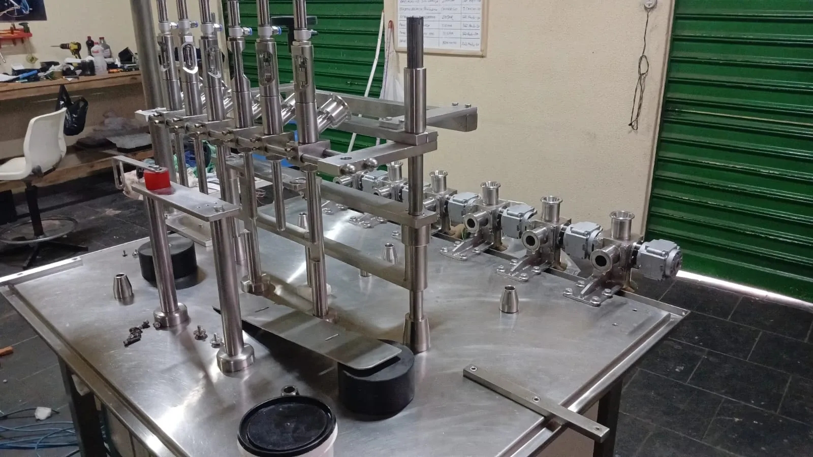 envasadora-linear-com-6-pistoes-marca-nelpas