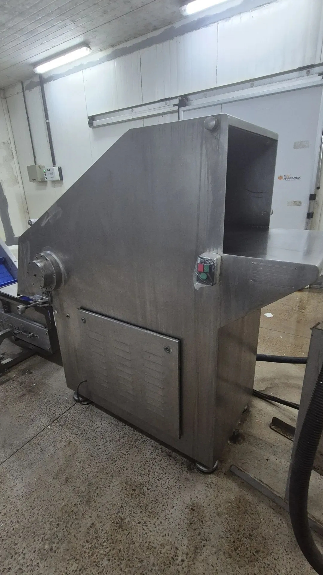 quebrador-cortador-de-blocos-congelados-de-carnes-e-alimentos-ibrasmak-modelo-cb-400