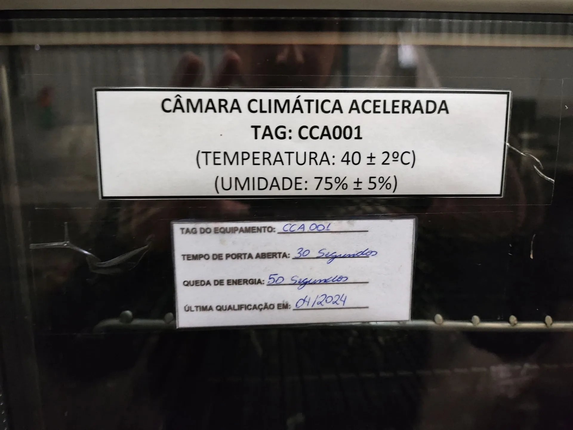 camara-climatica-para-teste-de-estabilidade-marca-quimis